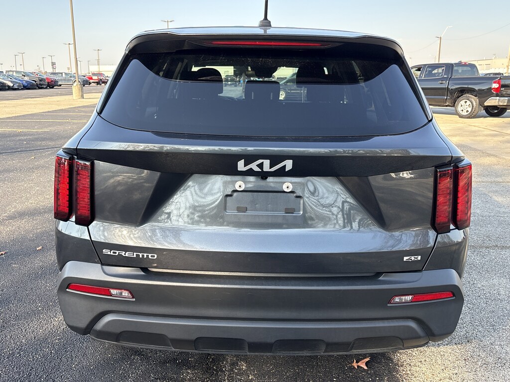 Certified 2023 Kia Sorento LX SUV