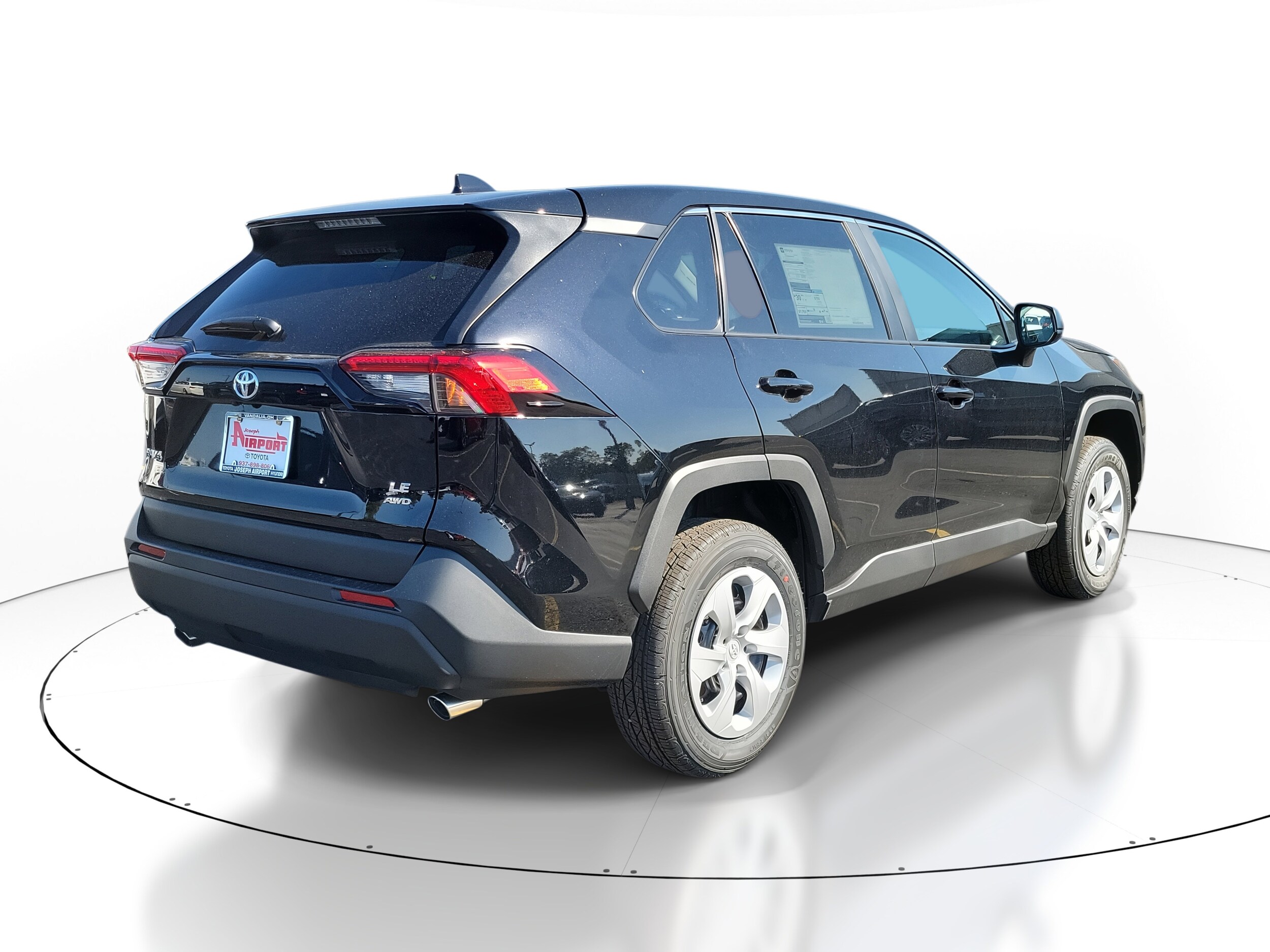 2025 Toyota RAV4 LE photo 4