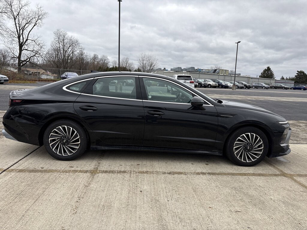 Certified 2024 Hyundai Sonata Hybrid Limited Sedan