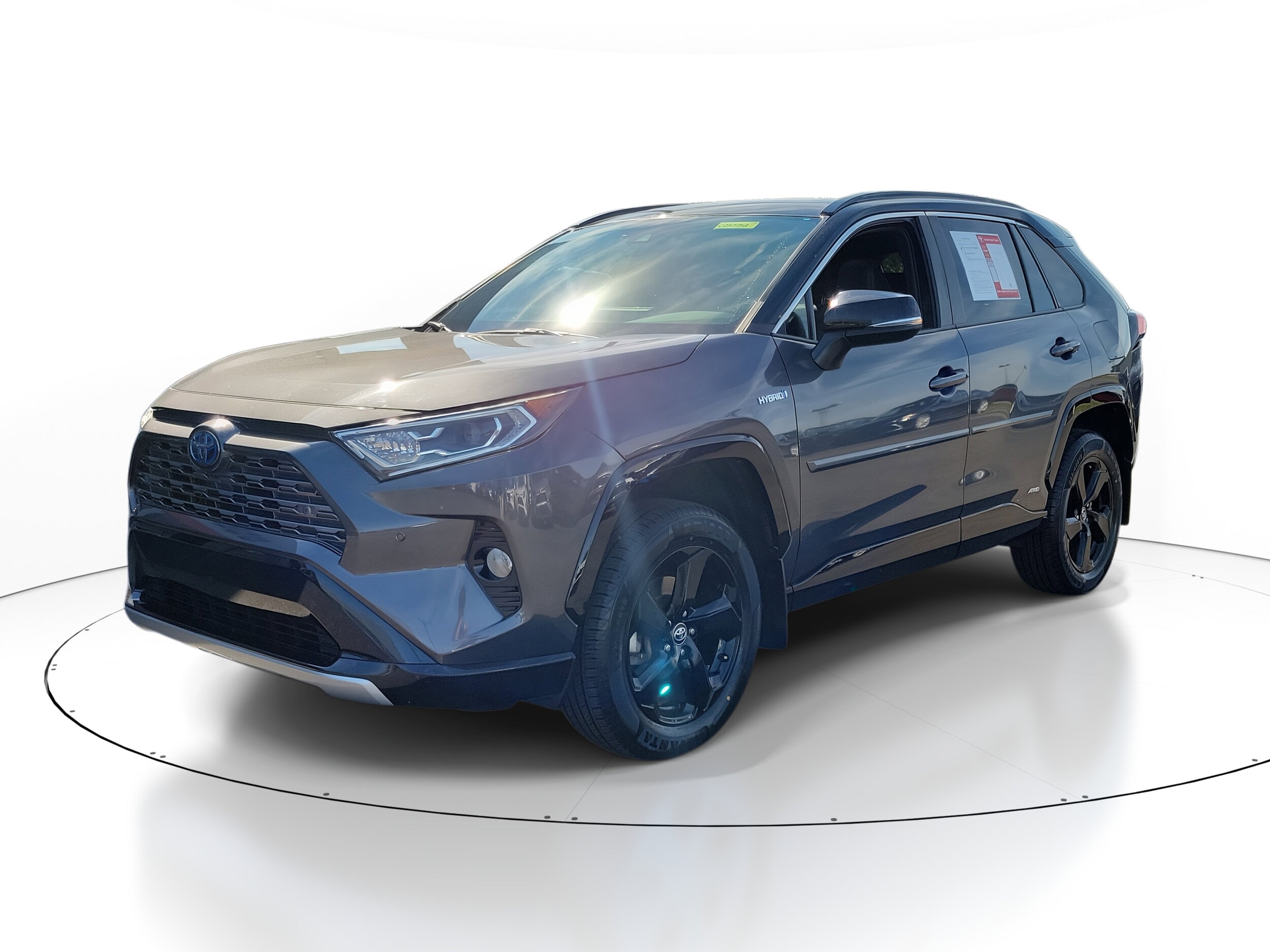 2020 Toyota RAV4 Hybrid XSE photo 2
