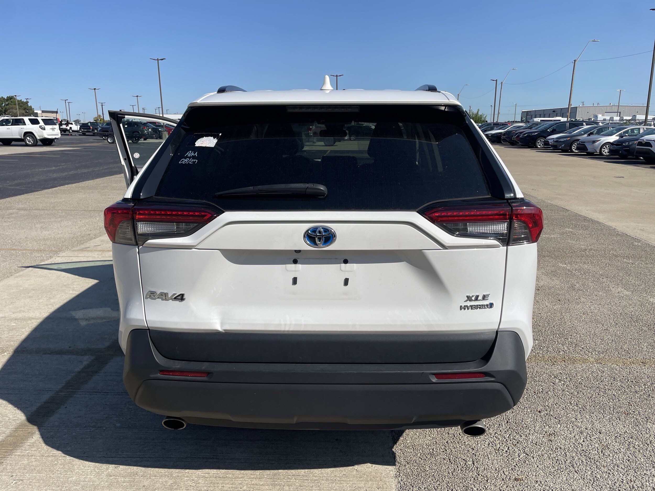 2024 Toyota RAV4 Hybrid XLE photo 4