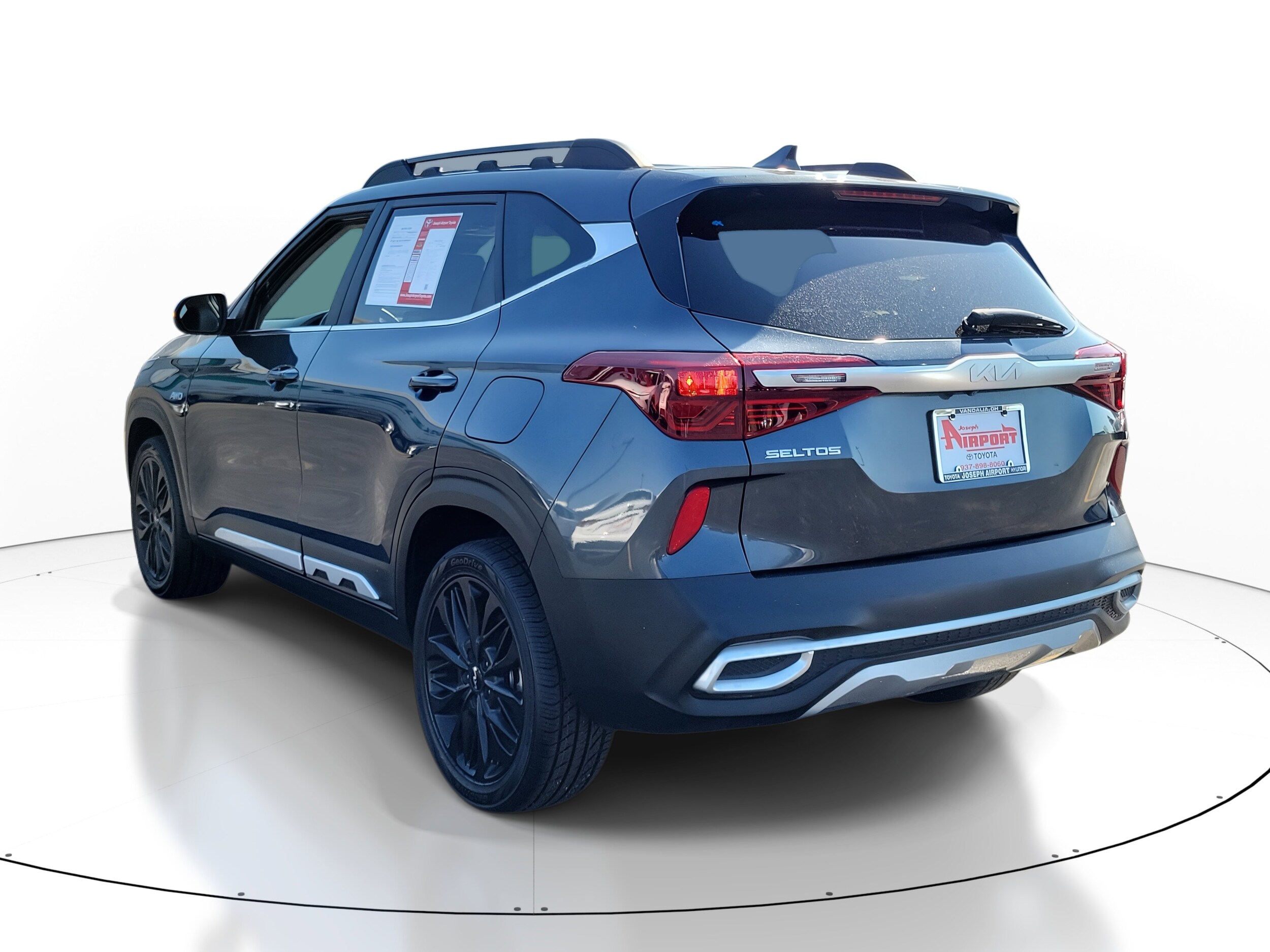 2022 Kia Seltos S Nightfall Edition photo 3