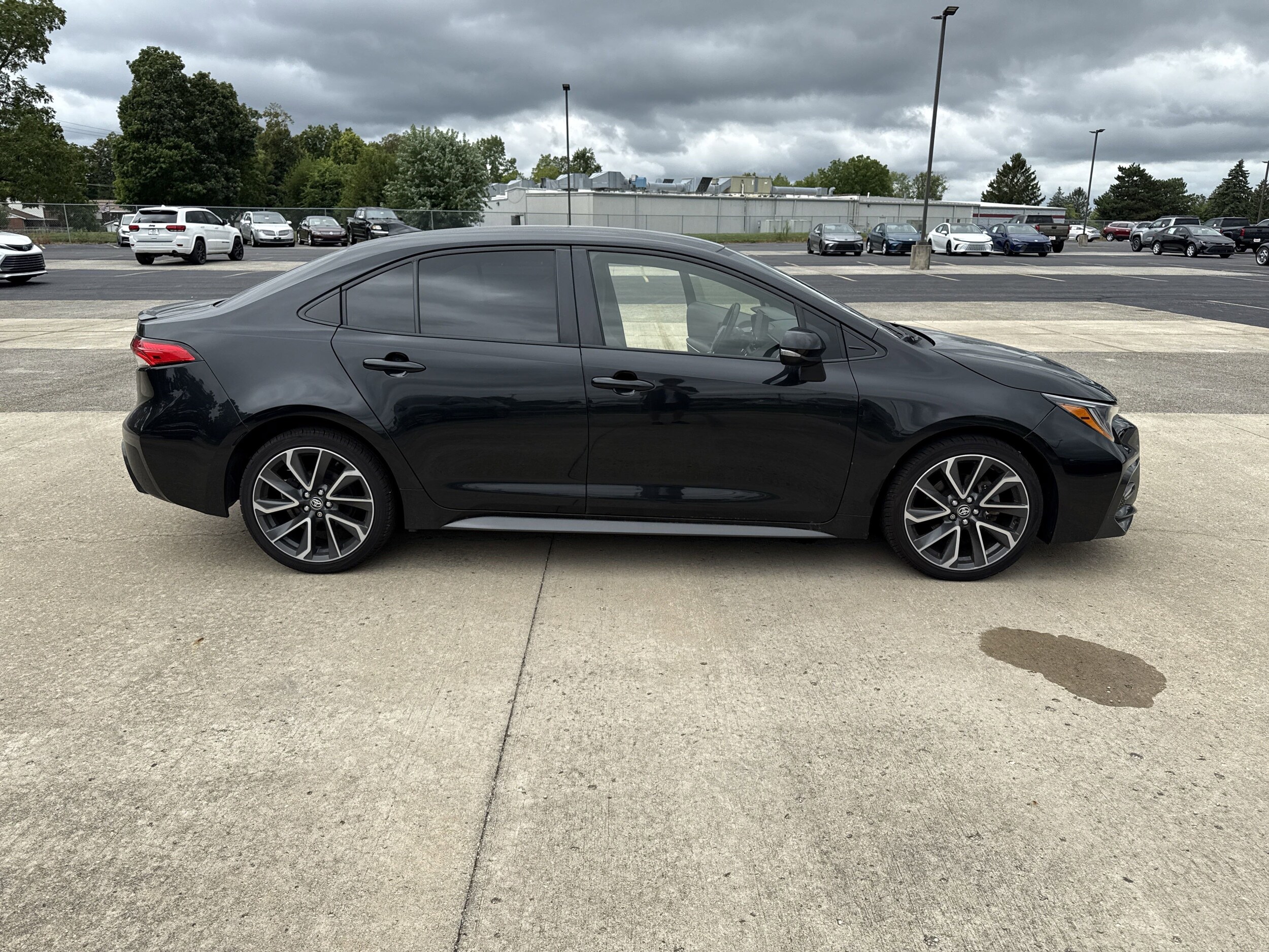 2022 Toyota Corolla SE photo 2