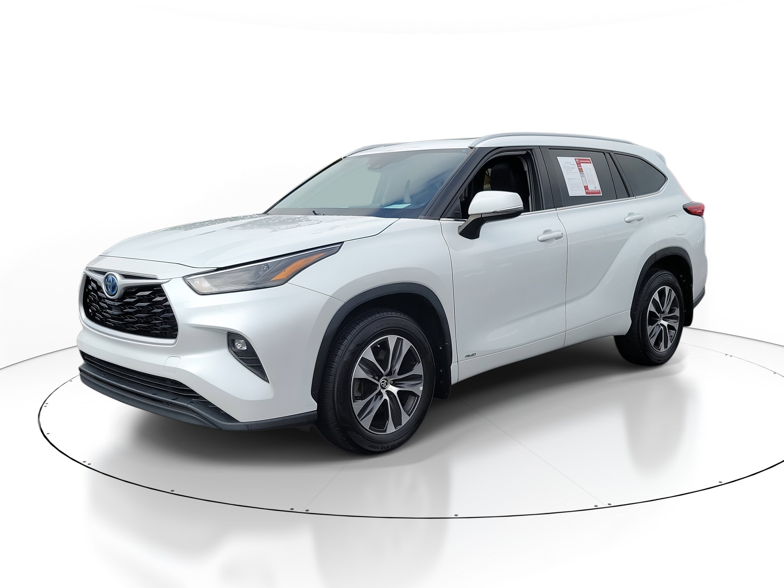 2022 Toyota Highlander XLE photo 2