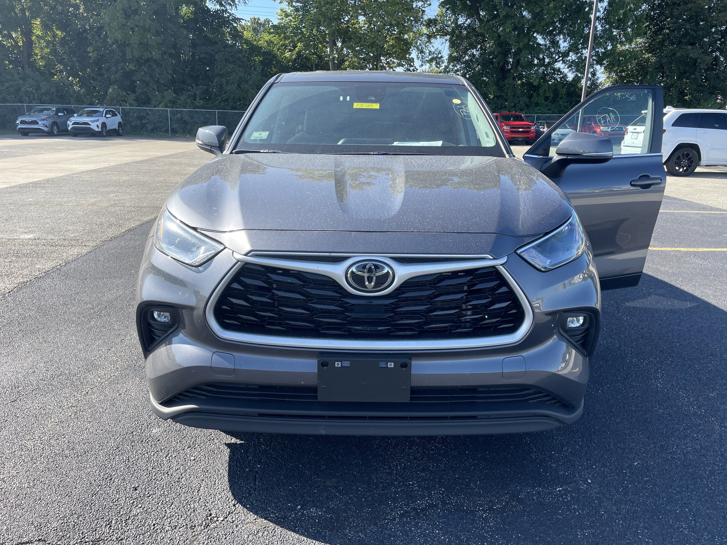 2024 Toyota Highlander LE photo 2