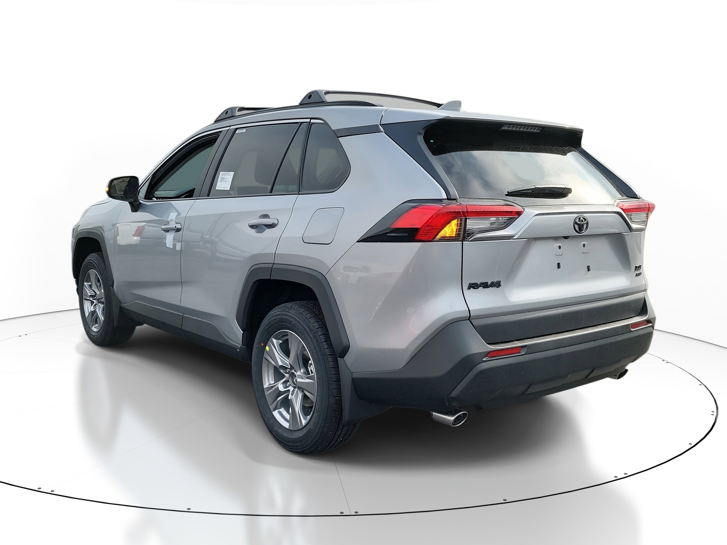 2025 Toyota RAV4 XLE photo 2
