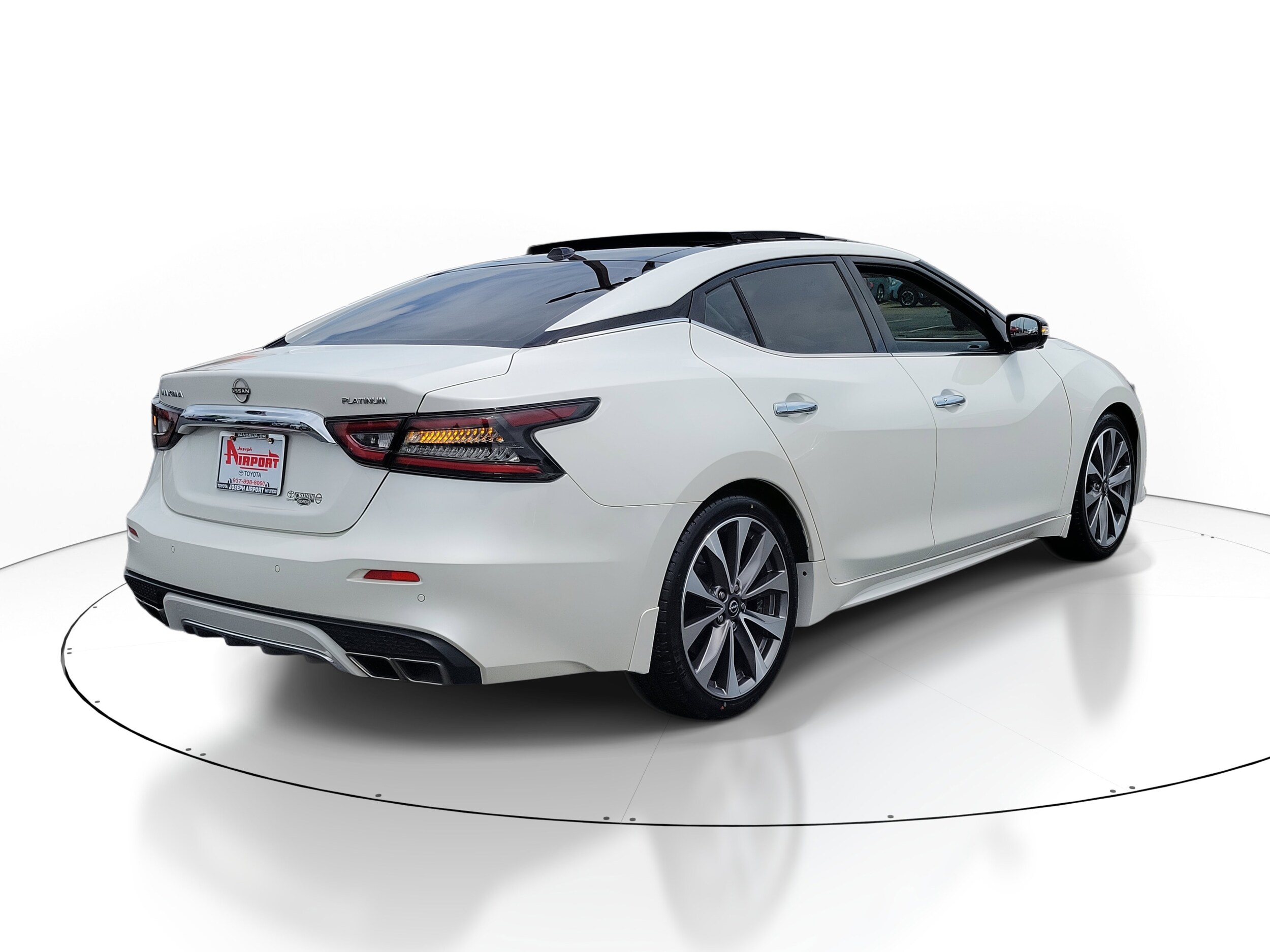 2023 Nissan Maxima Platinum photo 4