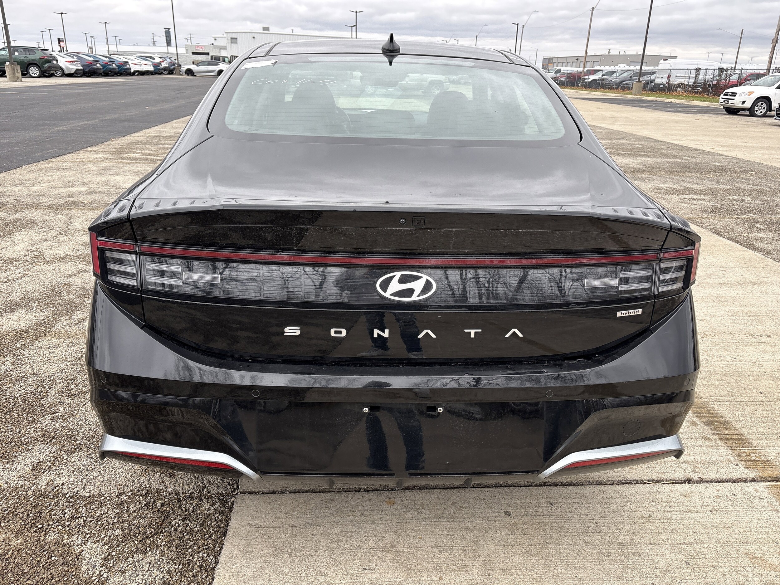 2024 Hyundai Sonata Hybrid Limited photo 2