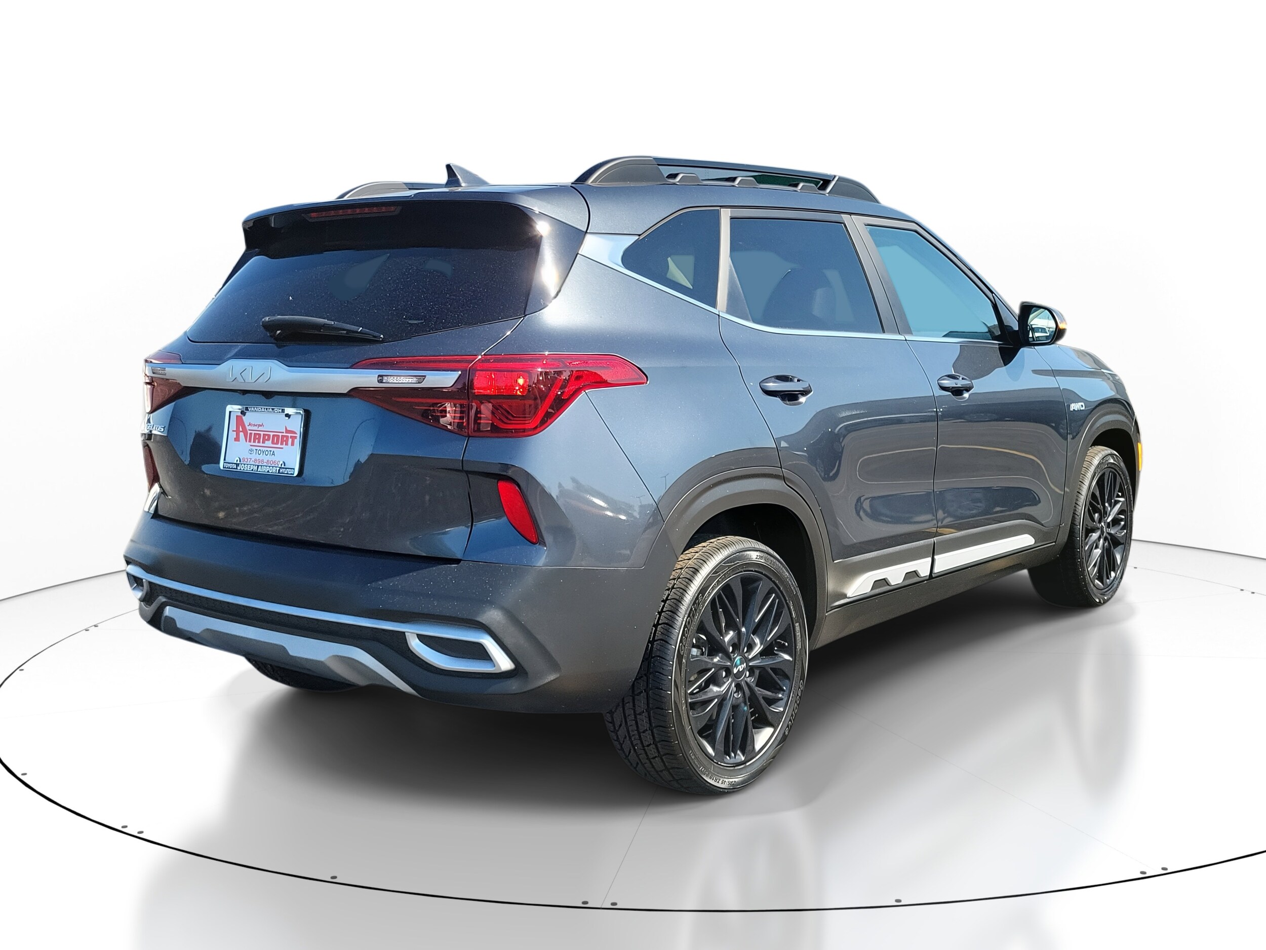 2022 Kia Seltos S Nightfall Edition photo 4