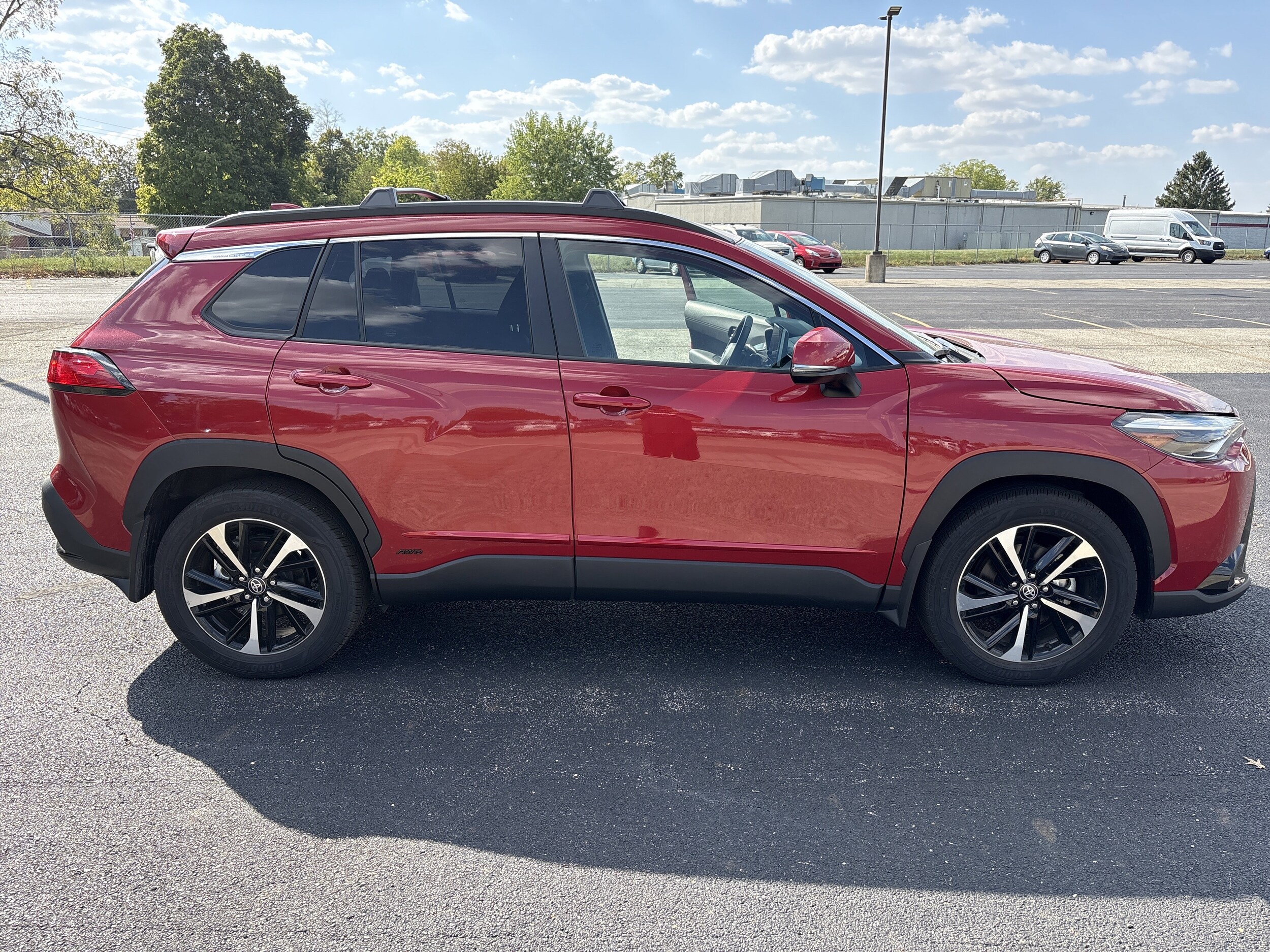 2023 Toyota Corolla Cross Hybrid XSE photo 2