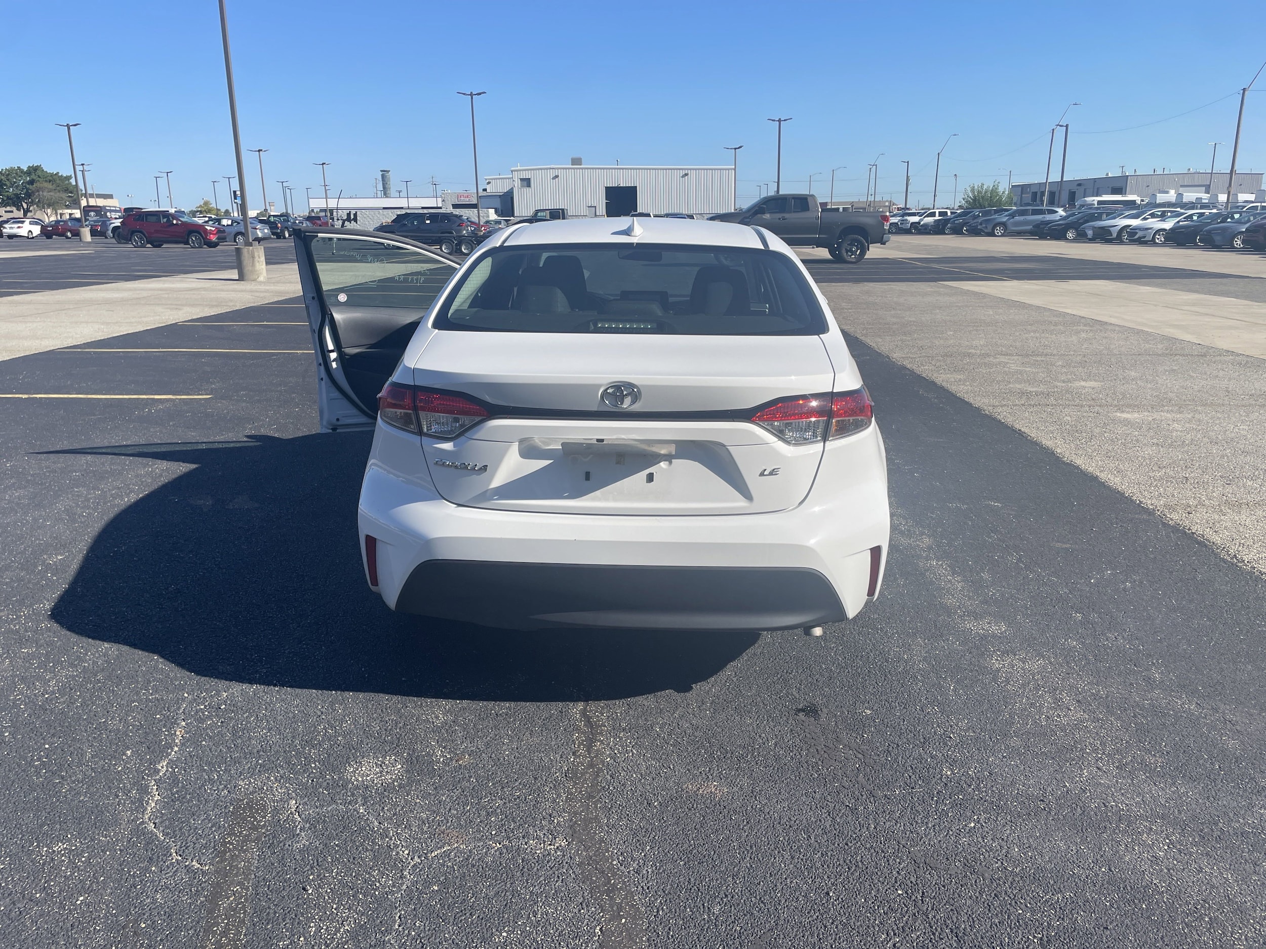 2024 Toyota Corolla LE photo 3