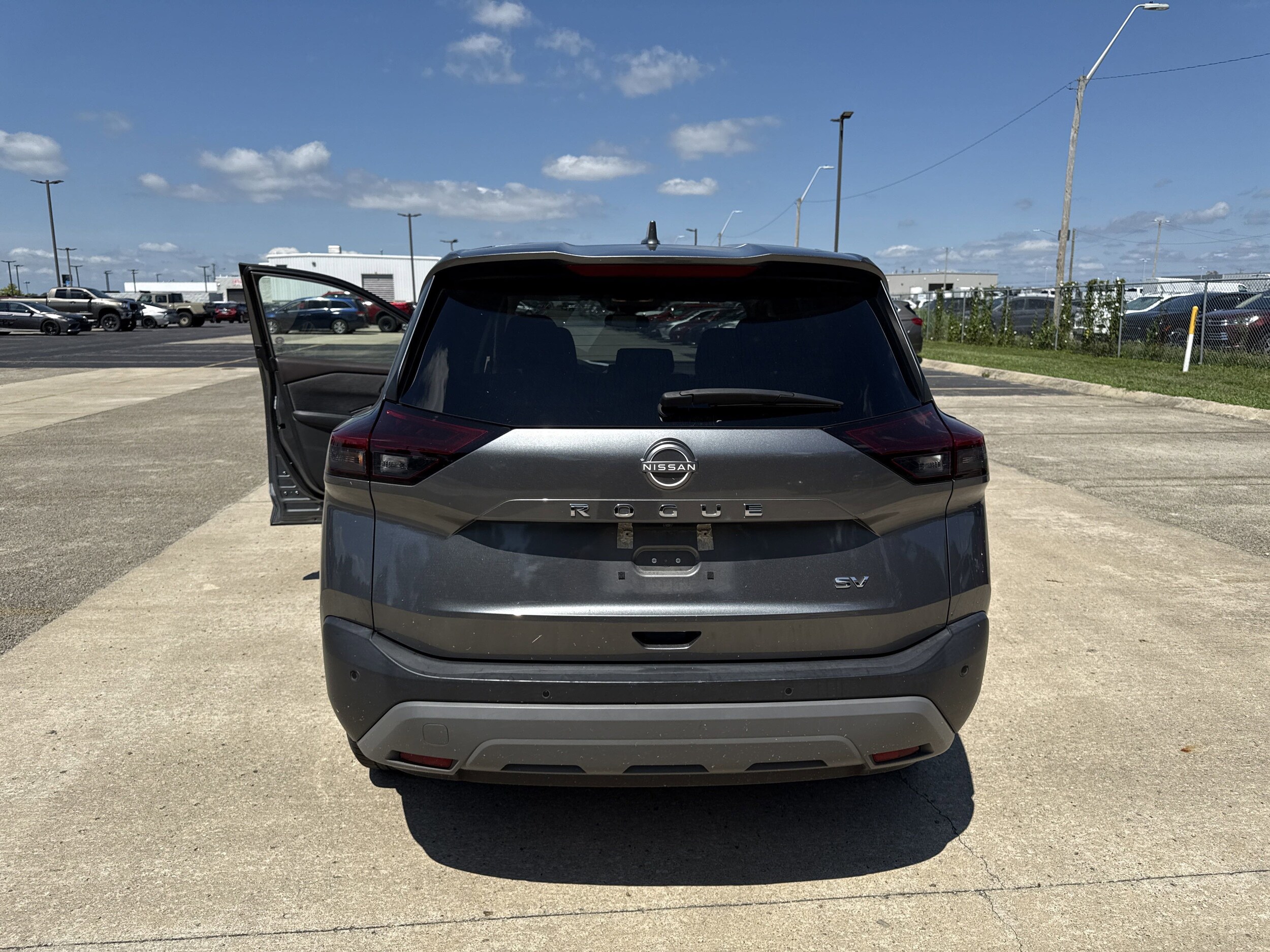 2023 Nissan Rogue SV photo 2