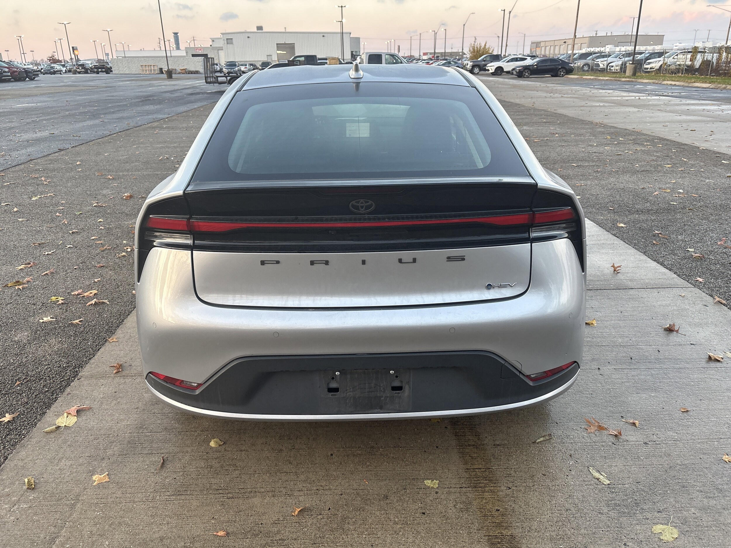 2025 Toyota Prius LE photo 4