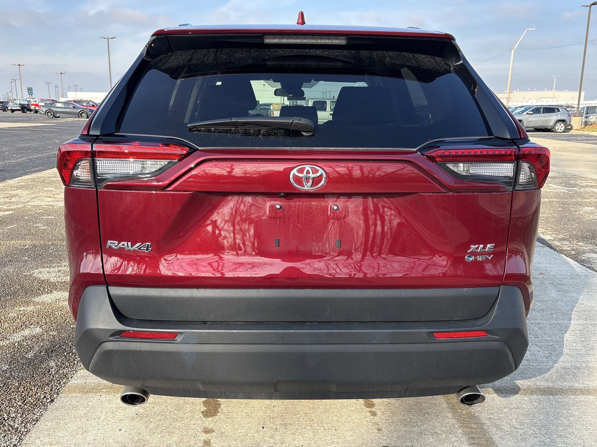 2025 Toyota RAV4 Hybrid XLE photo 3