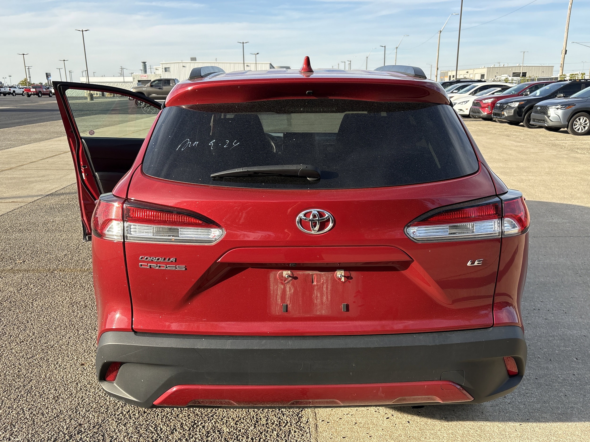 2024 Toyota Corolla Cross LE photo 2