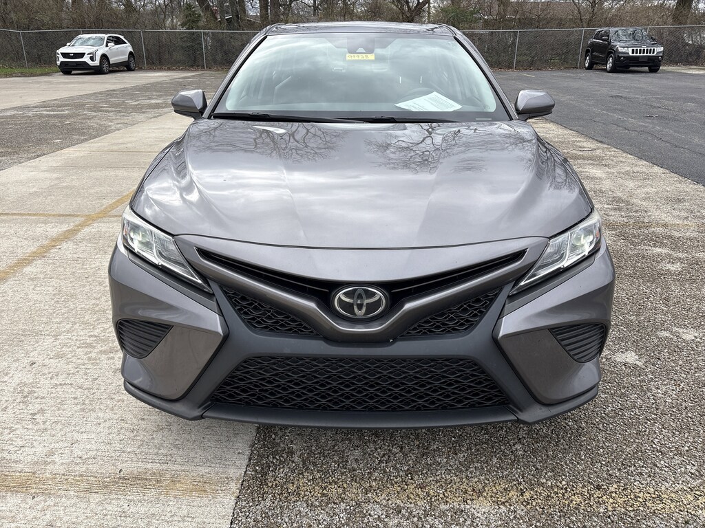Used 2020 Toyota Camry SE Sedan