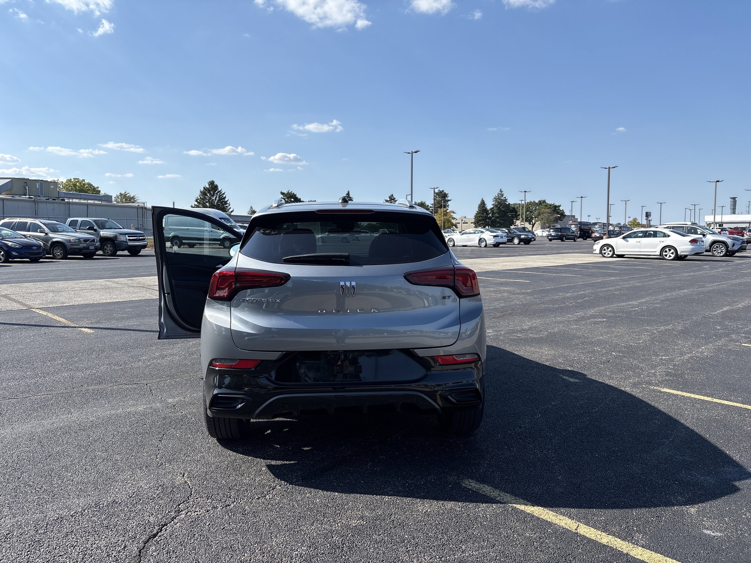 2024 Buick Encore GX Sport Touring photo 3