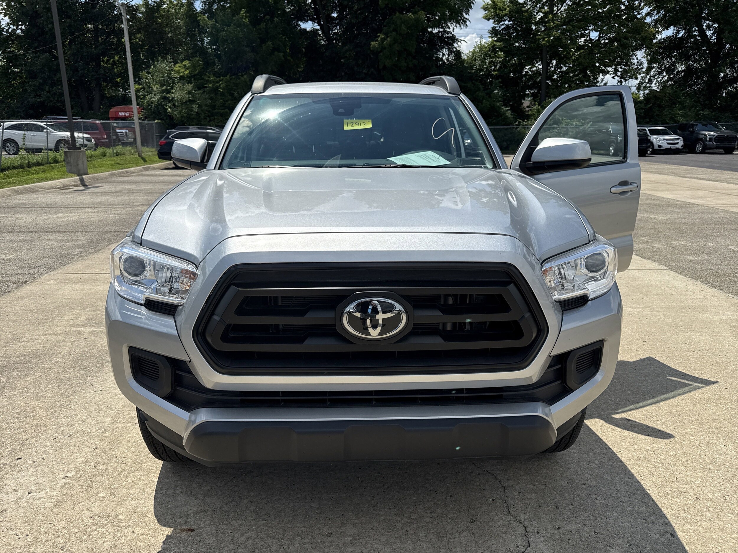 2023 Toyota Tacoma SR V6 photo 4