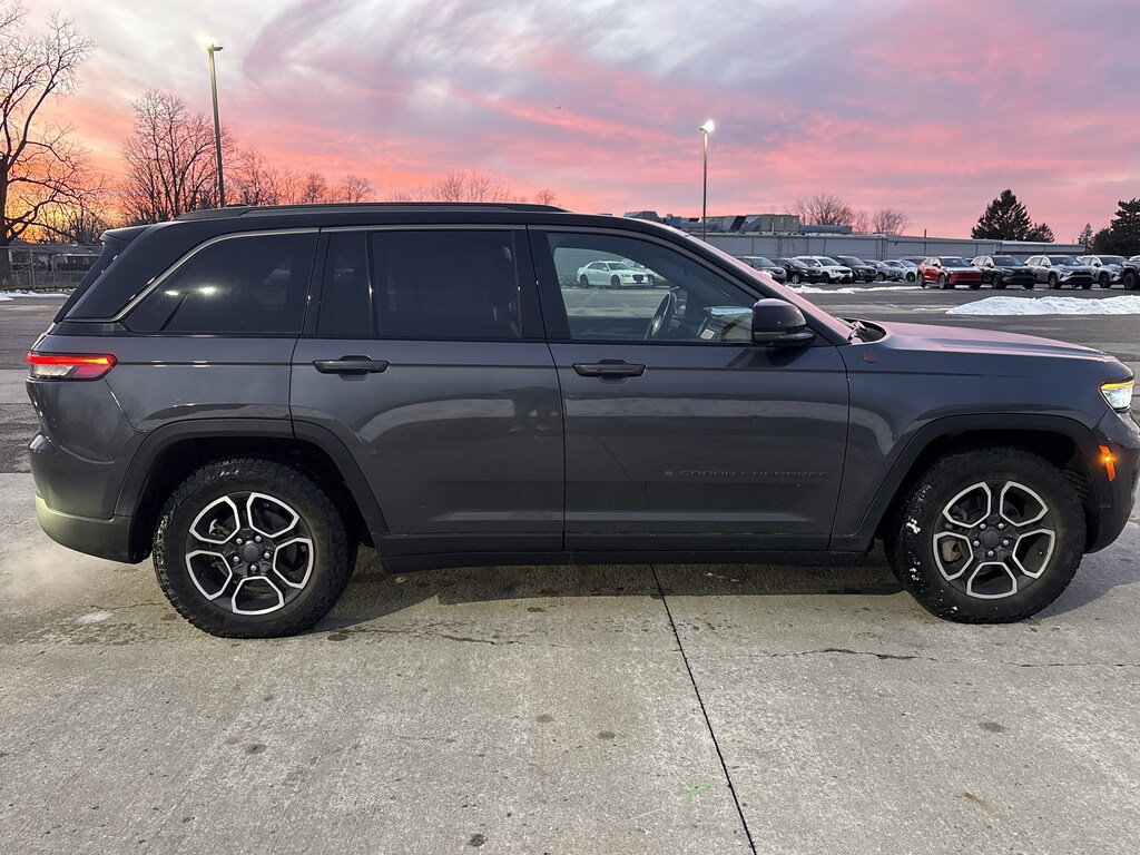 Used 2022 Jeep Grand Cherokee Trailhawk SUV
