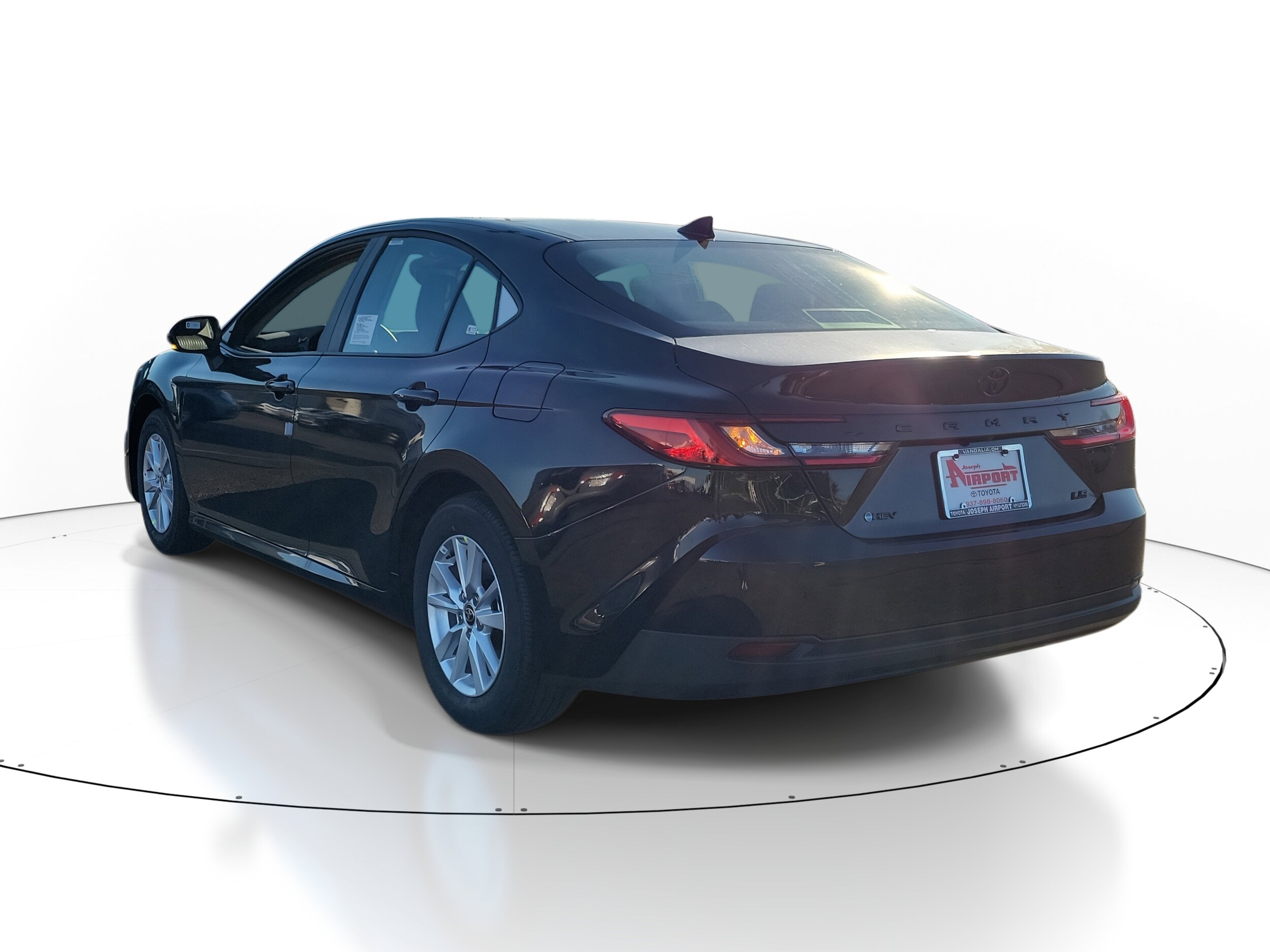 2026 Toyota Camry LE photo 2