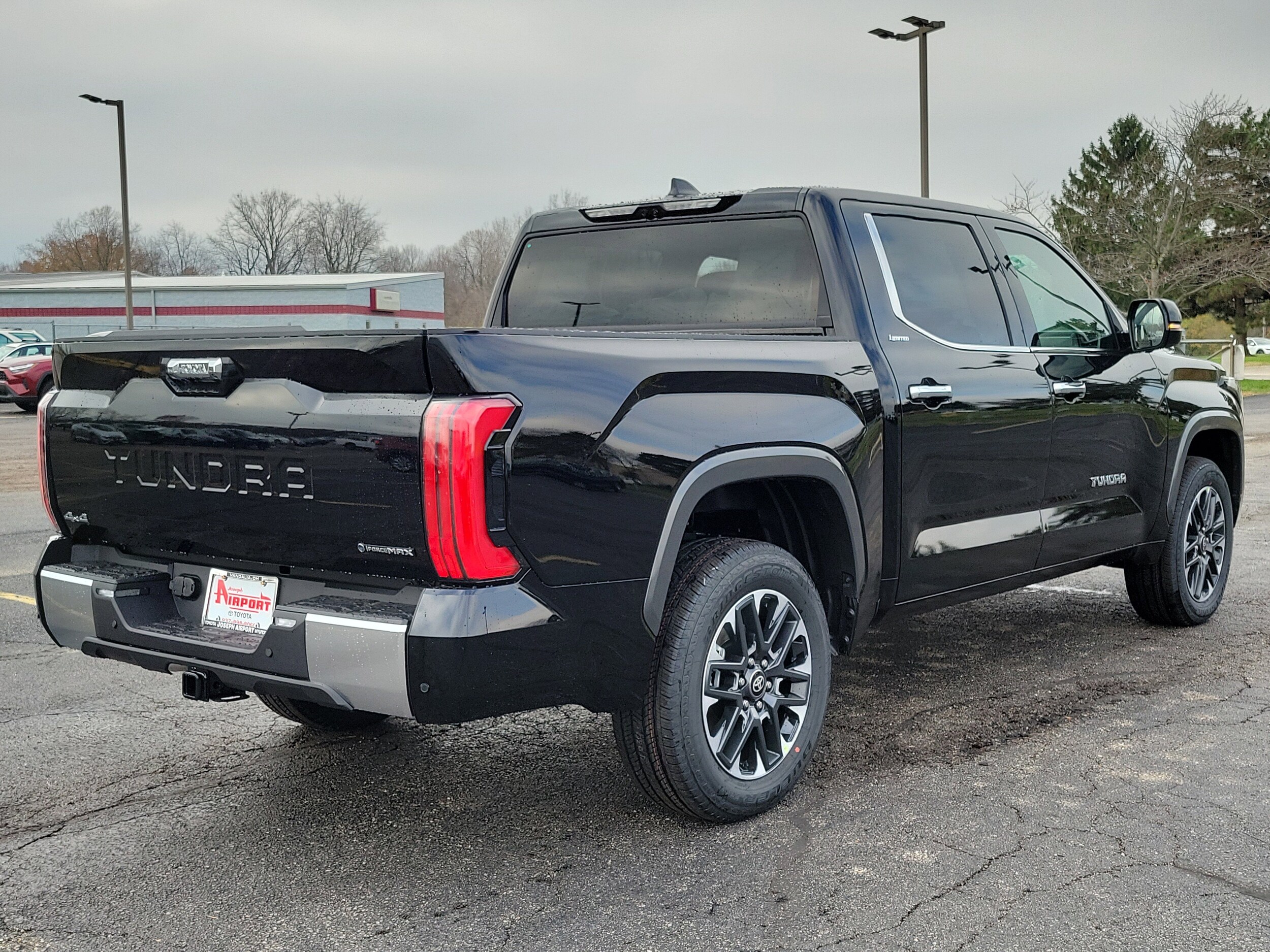 2026 Toyota Tundra Limited CrewMax photo 4