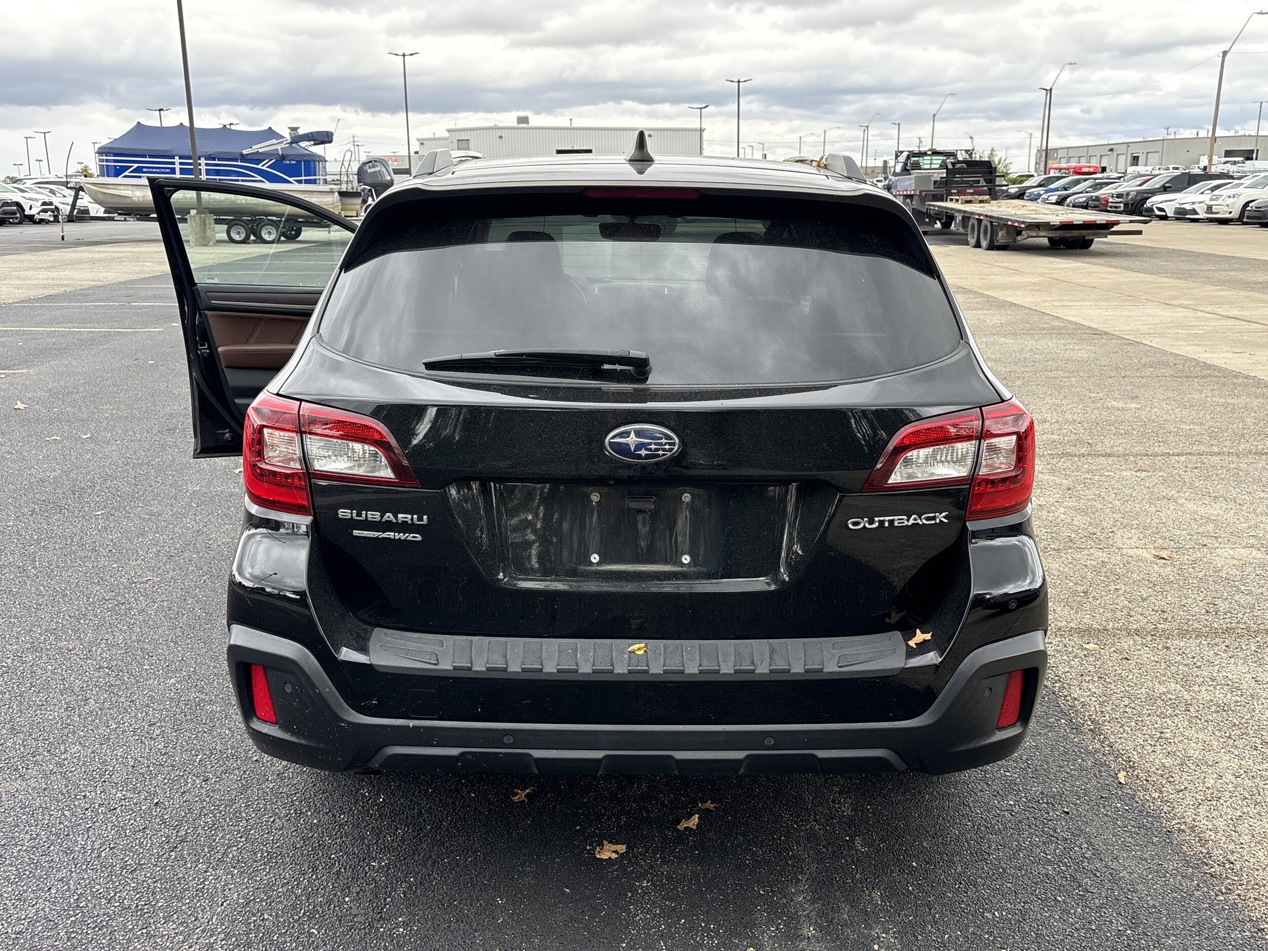2018 Subaru Outback 2.5i Touring photo 2