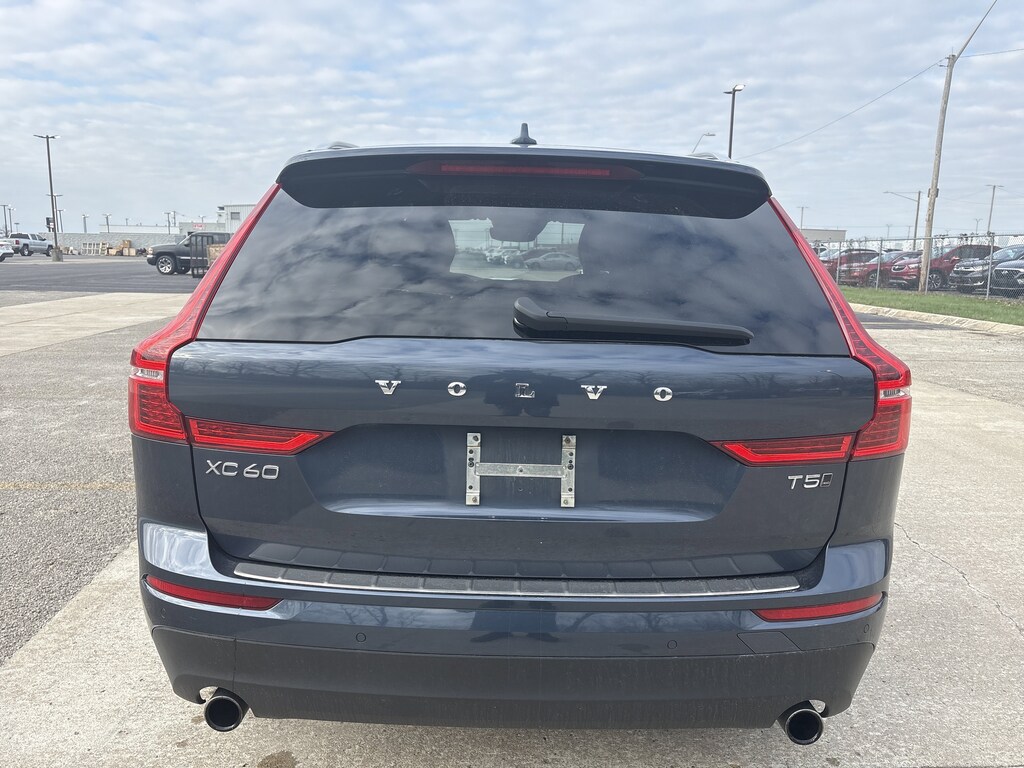 Used 2020 Volvo XC60 T5 Momentum SUV