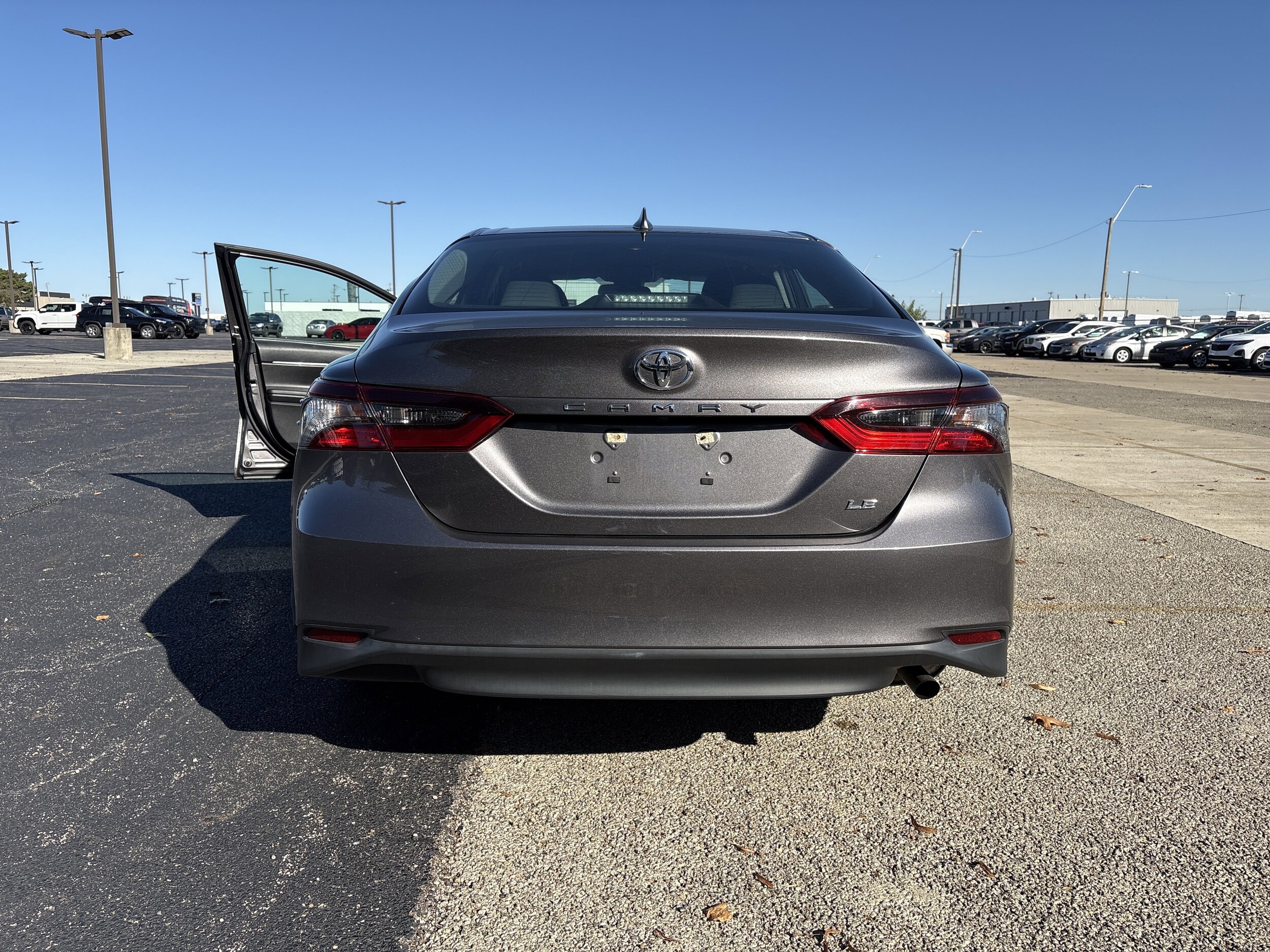 2023 Toyota Camry LE photo 3