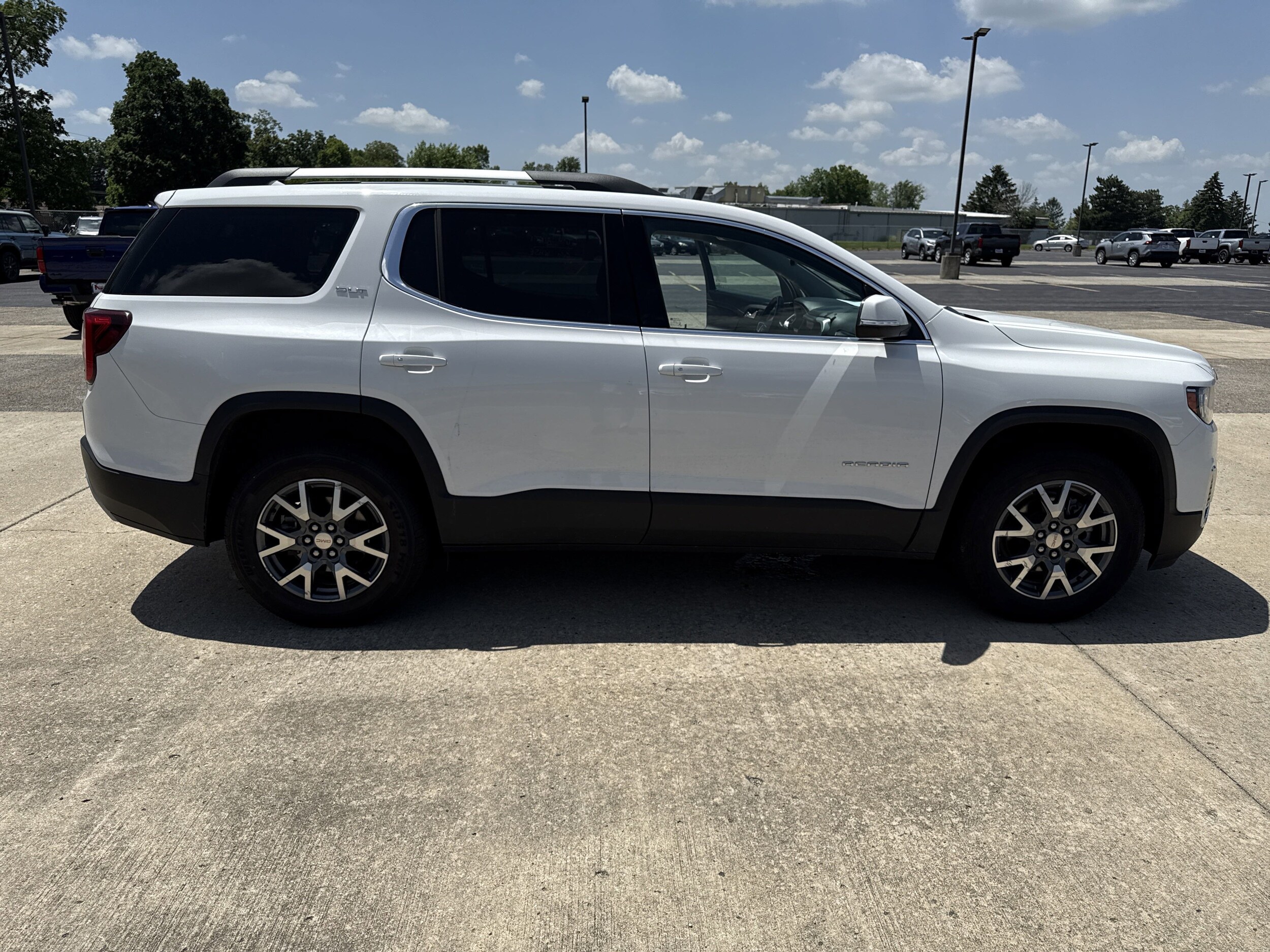 2023 Gmc Acadia SLT photo 3