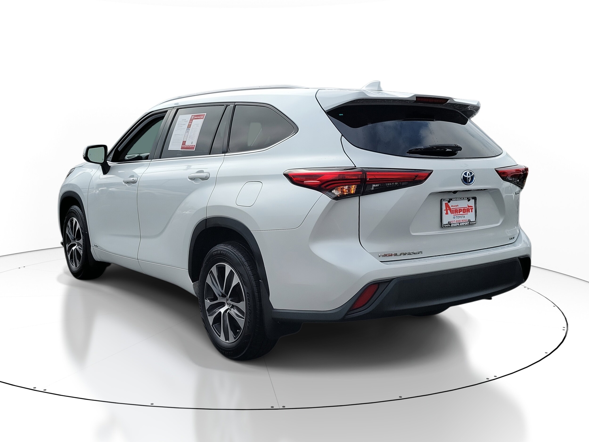 2022 Toyota Highlander XLE photo 3