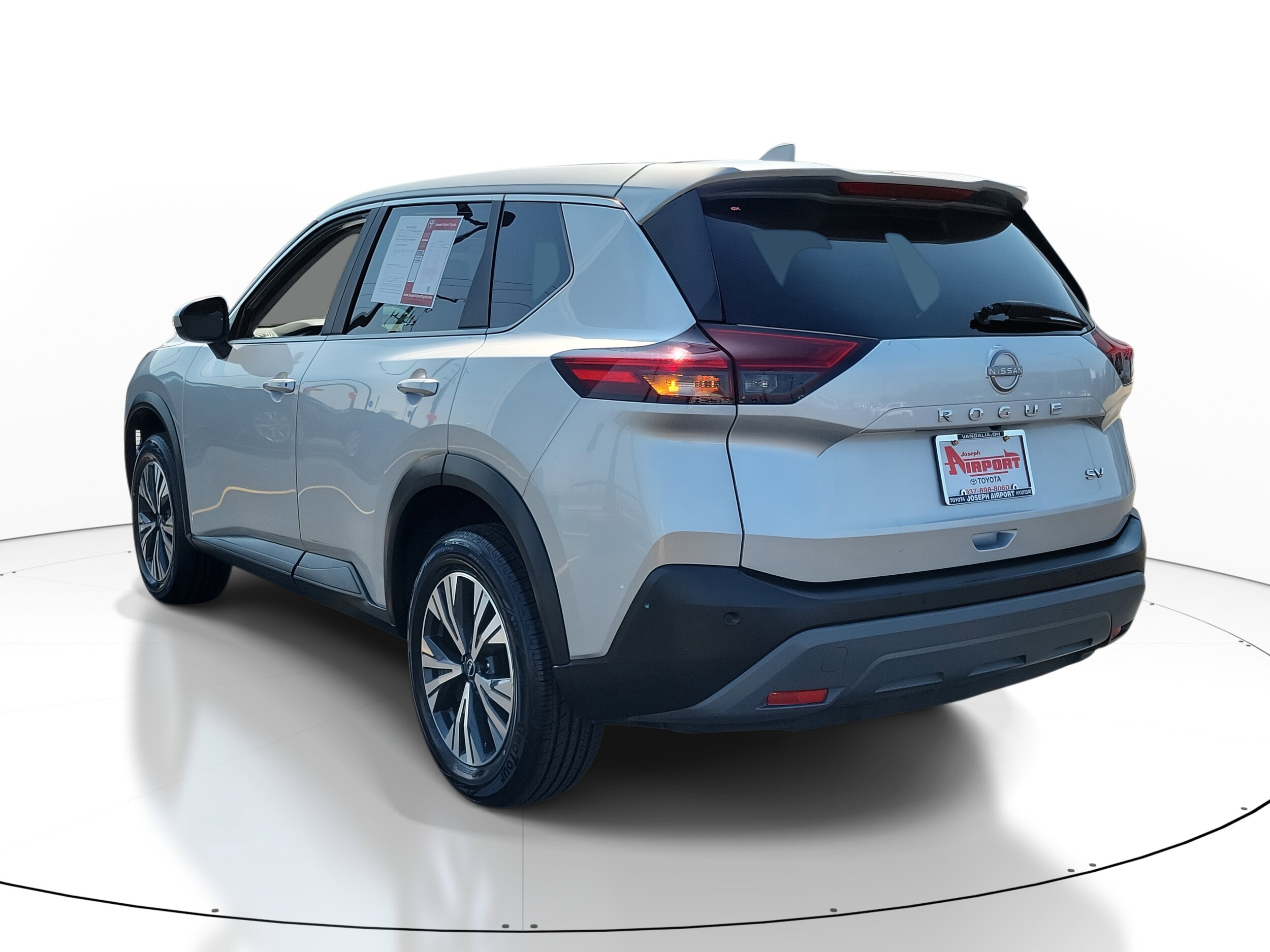 2023 Nissan Rogue SV photo 3