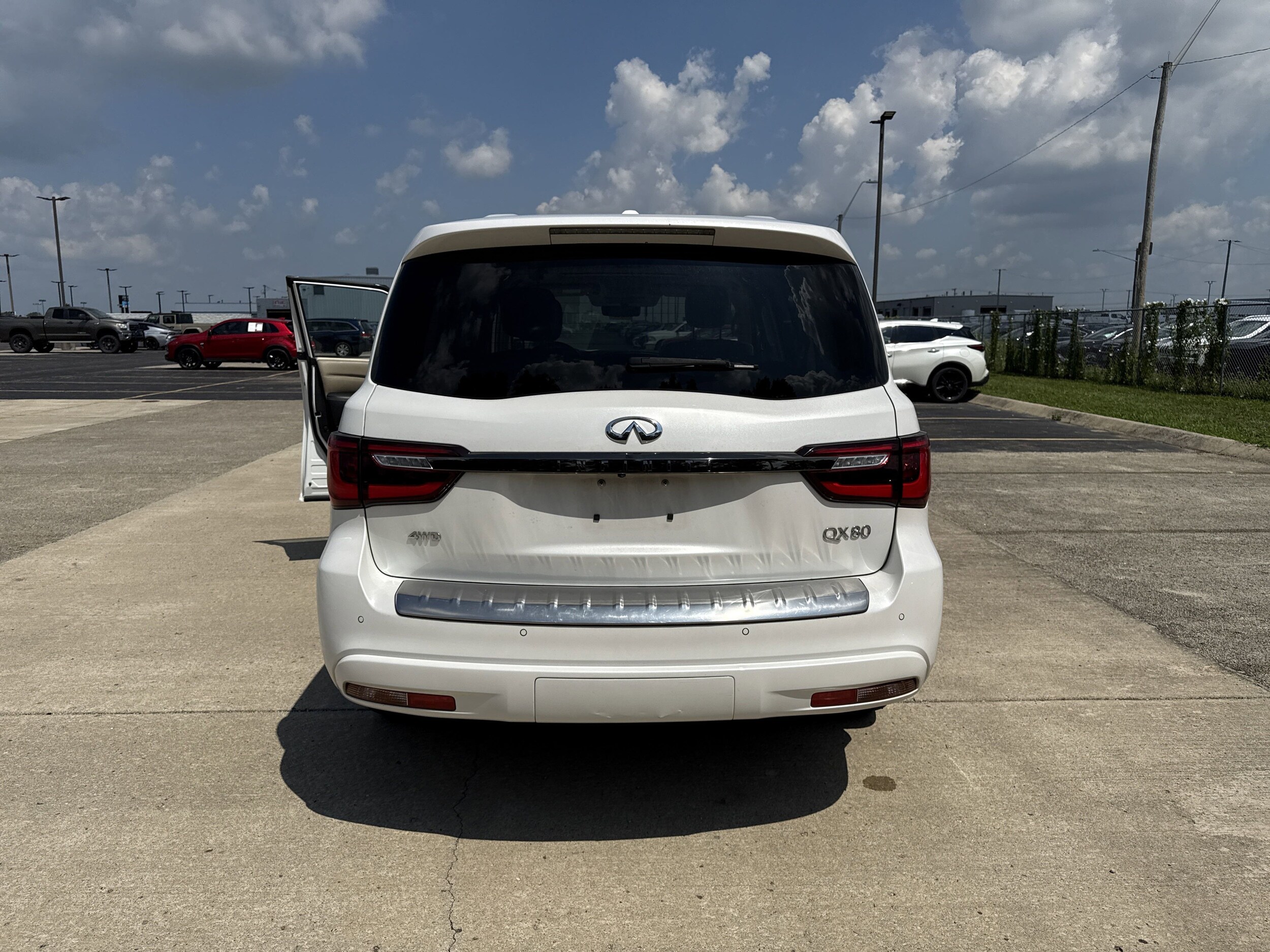 2021 Infiniti QX80 Premium Select photo 2