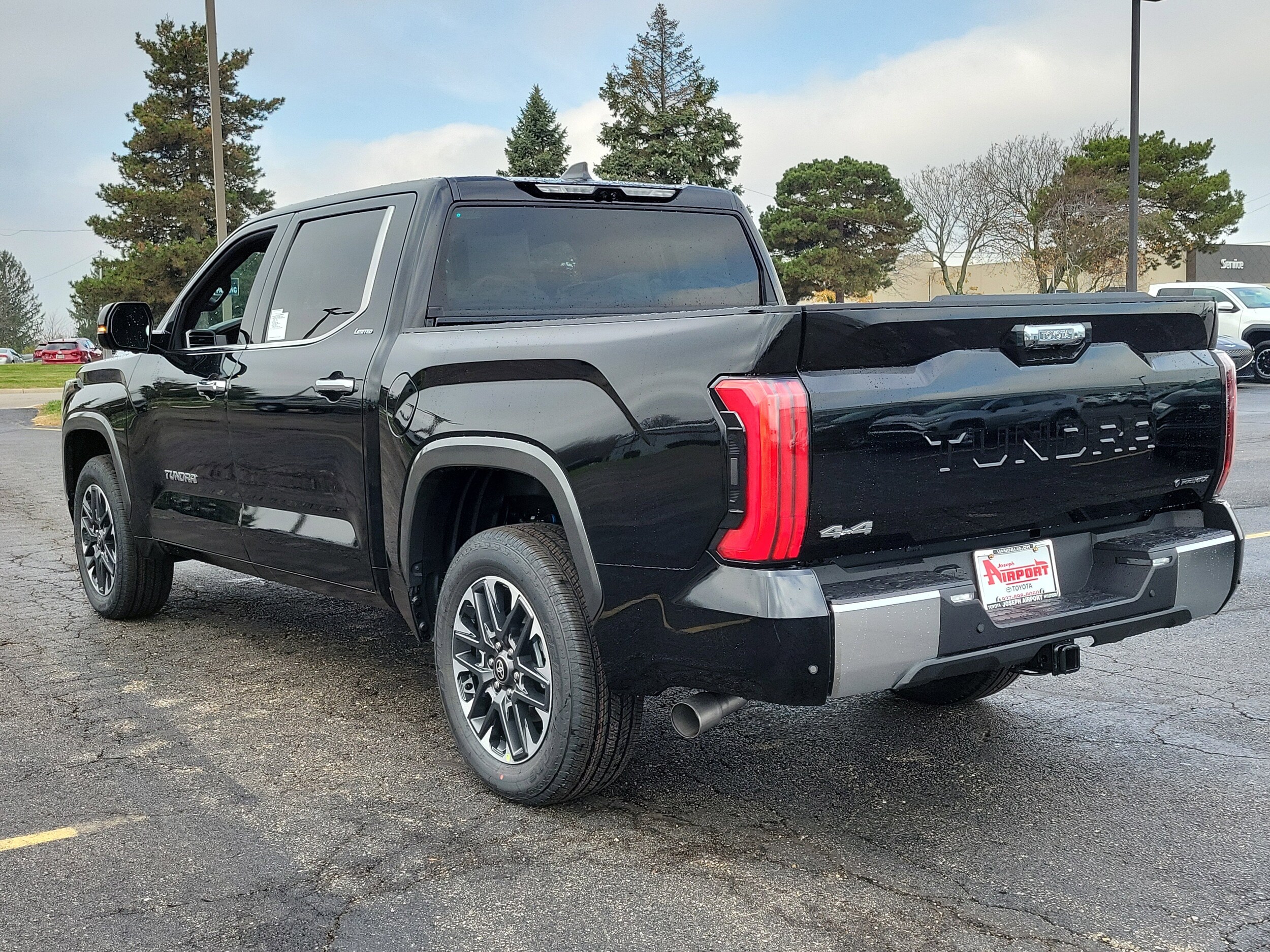 2026 Toyota Tundra Limited CrewMax photo 3