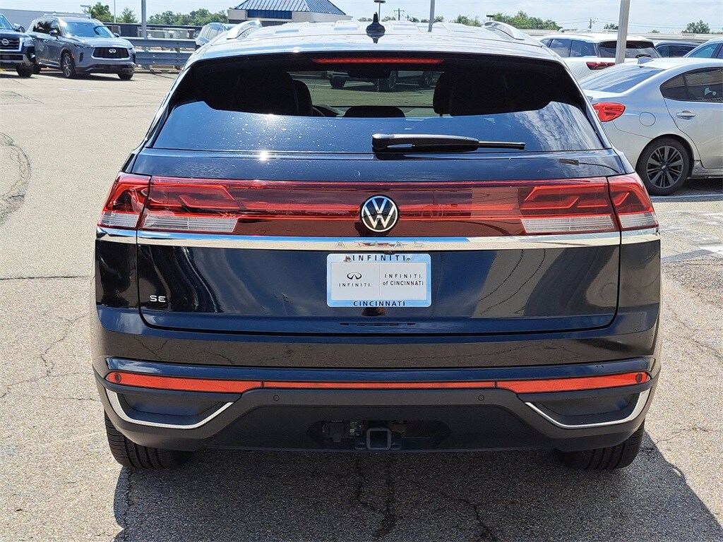 Used 2024 Volkswagen Atlas Cross Sport 2.0T SE w/Technology SUV