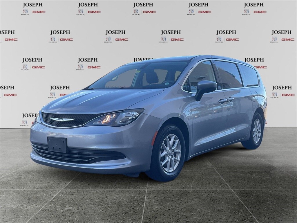 Used 2017 Chrysler Pacifica LX Minivan/Van