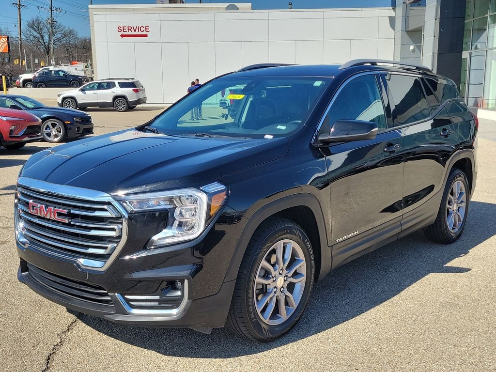 Used 2024 GMC Terrain SLT SUV