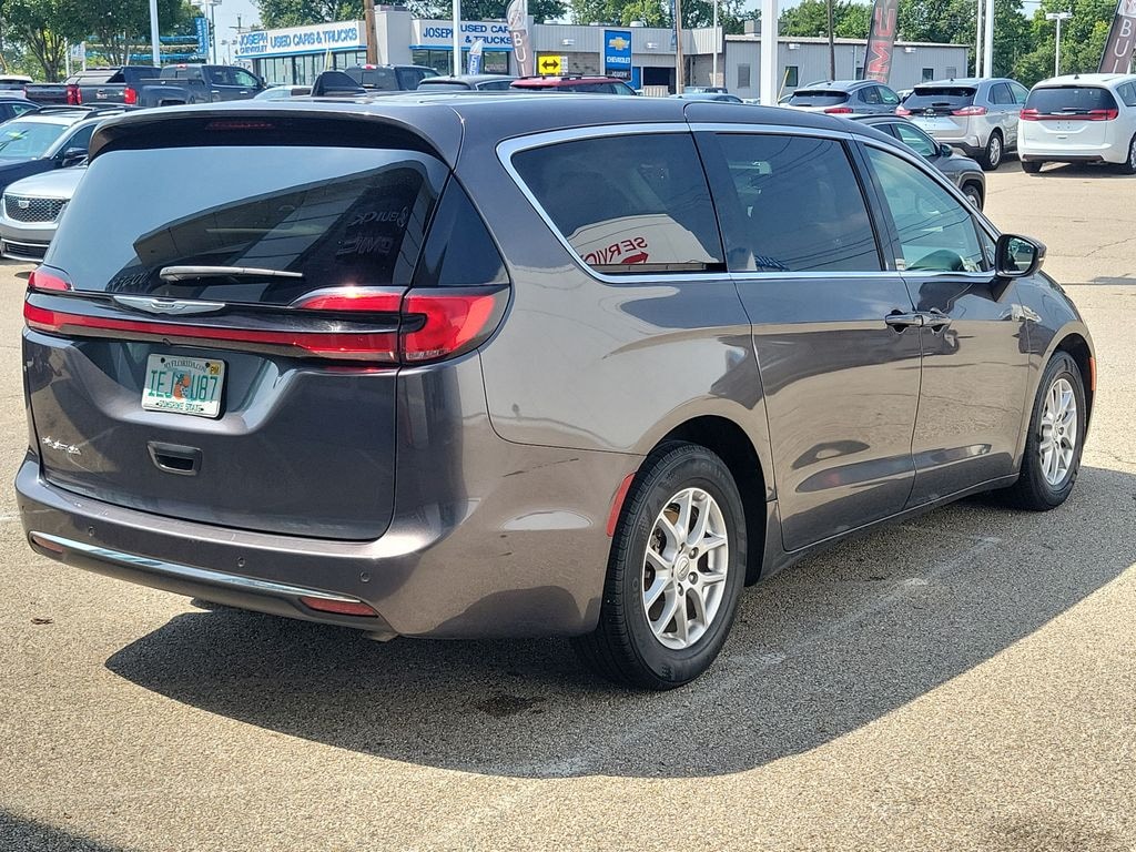 Used 2023 Chrysler Pacifica Touring L Minivan/Van