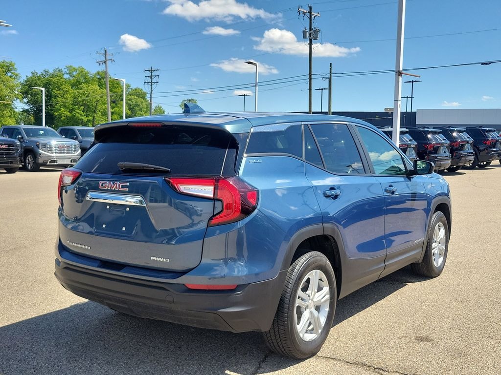 Used 2024 GMC Terrain SLE SUV