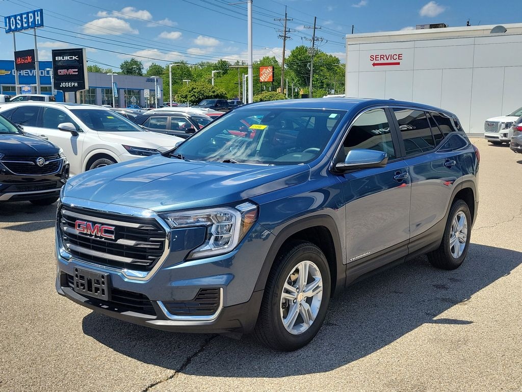 Used 2024 GMC Terrain SLE SUV