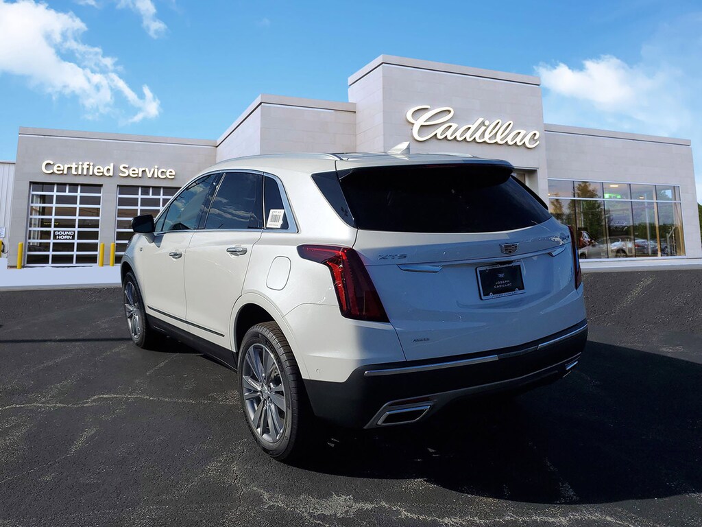 New 2025 CADILLAC XT5 Premium Luxury SUV