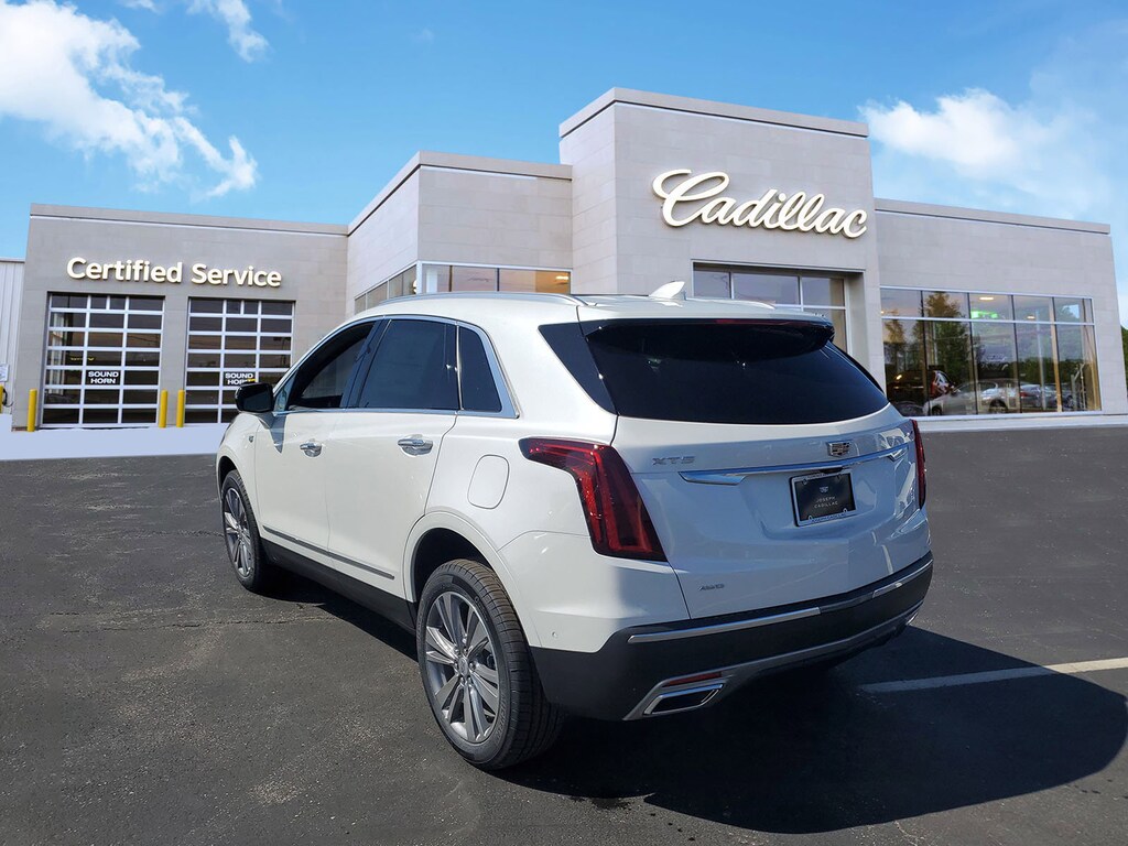 New 2026 CADILLAC XT5 Premium Luxury SUV