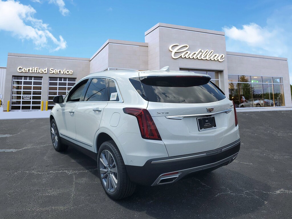 New 2026 CADILLAC XT5 Premium Luxury SUV