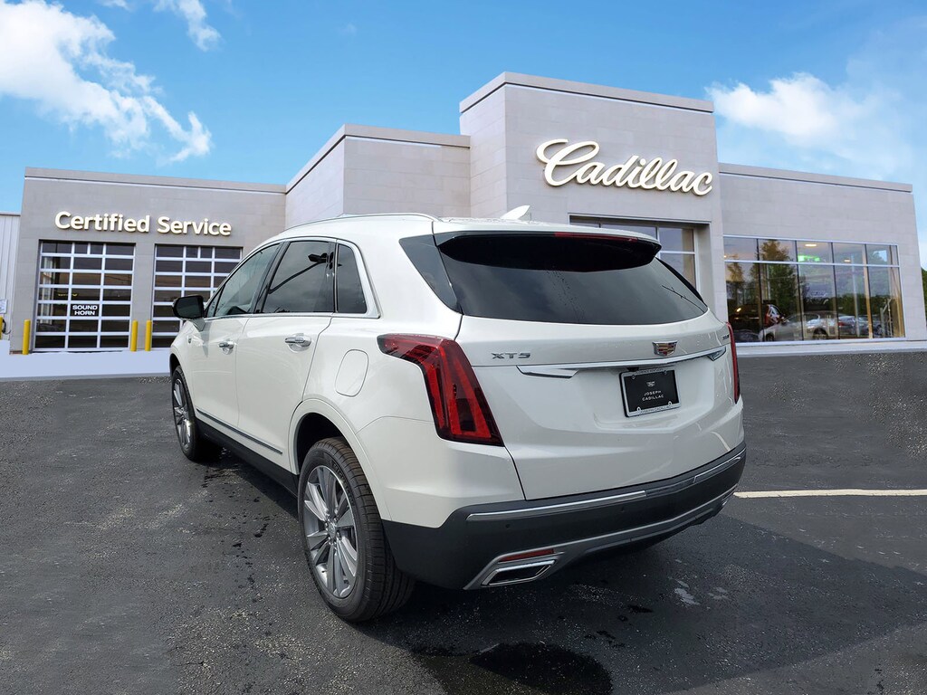 New 2025 CADILLAC XT5 Premium Luxury SUV