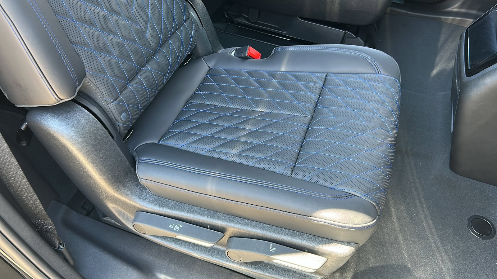 2025 Cadillac Escalade IQ Sport 1 - Photo 13