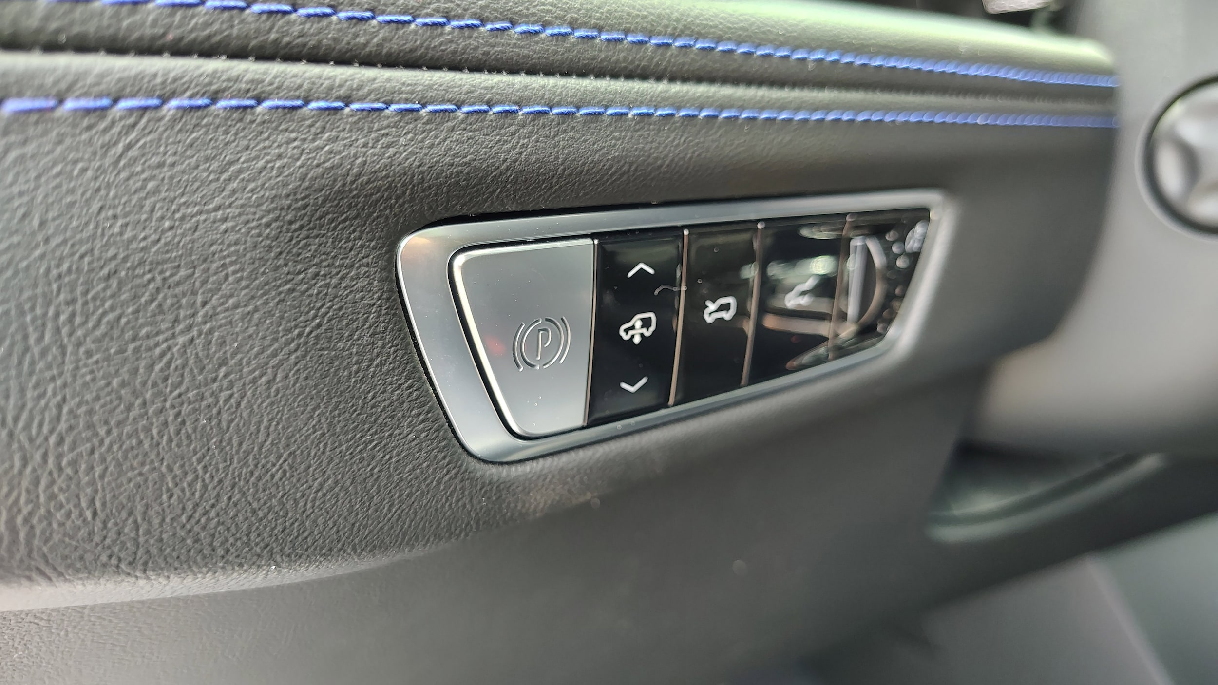 2025 Cadillac Escalade IQ Luxury 1 - Photo 14