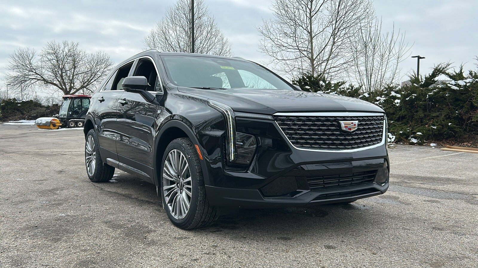 2025 Cadillac XT4 Premium Luxury photo 2
