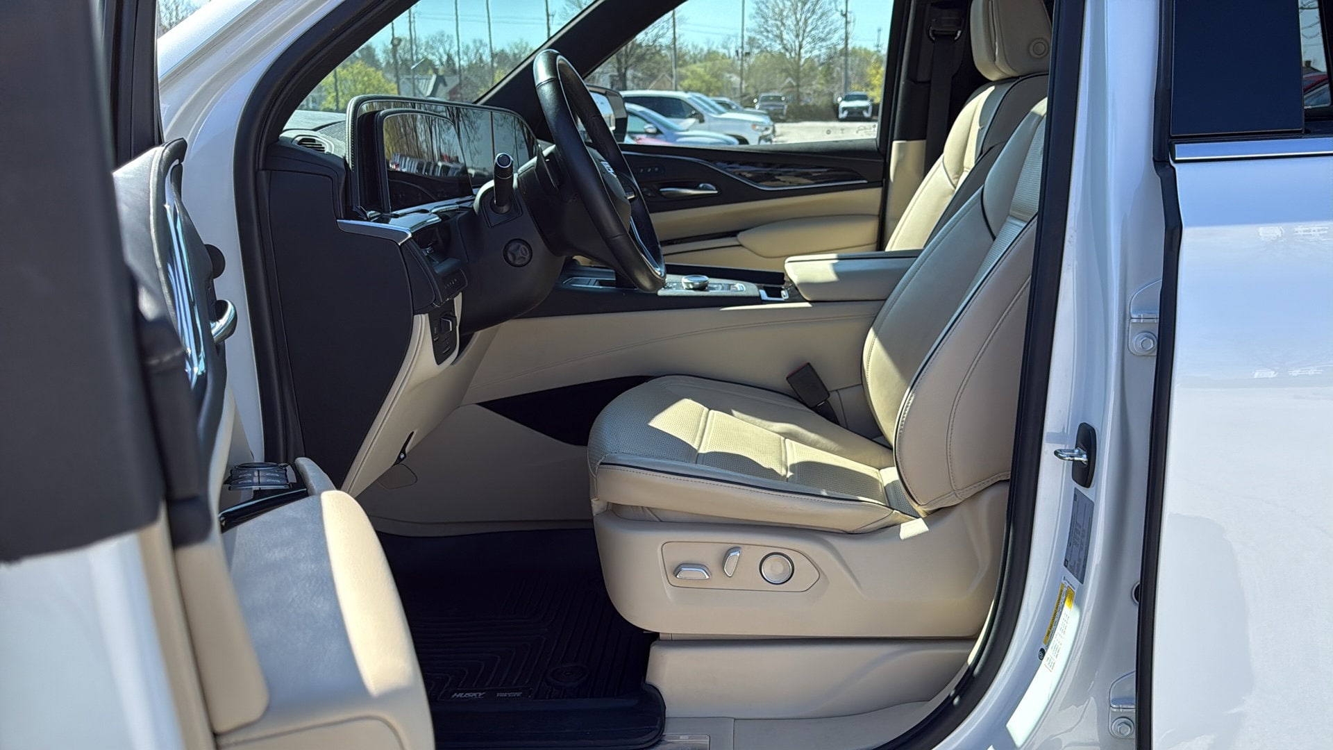 2021 CADILLAC Escalade Premium Luxury photo 3