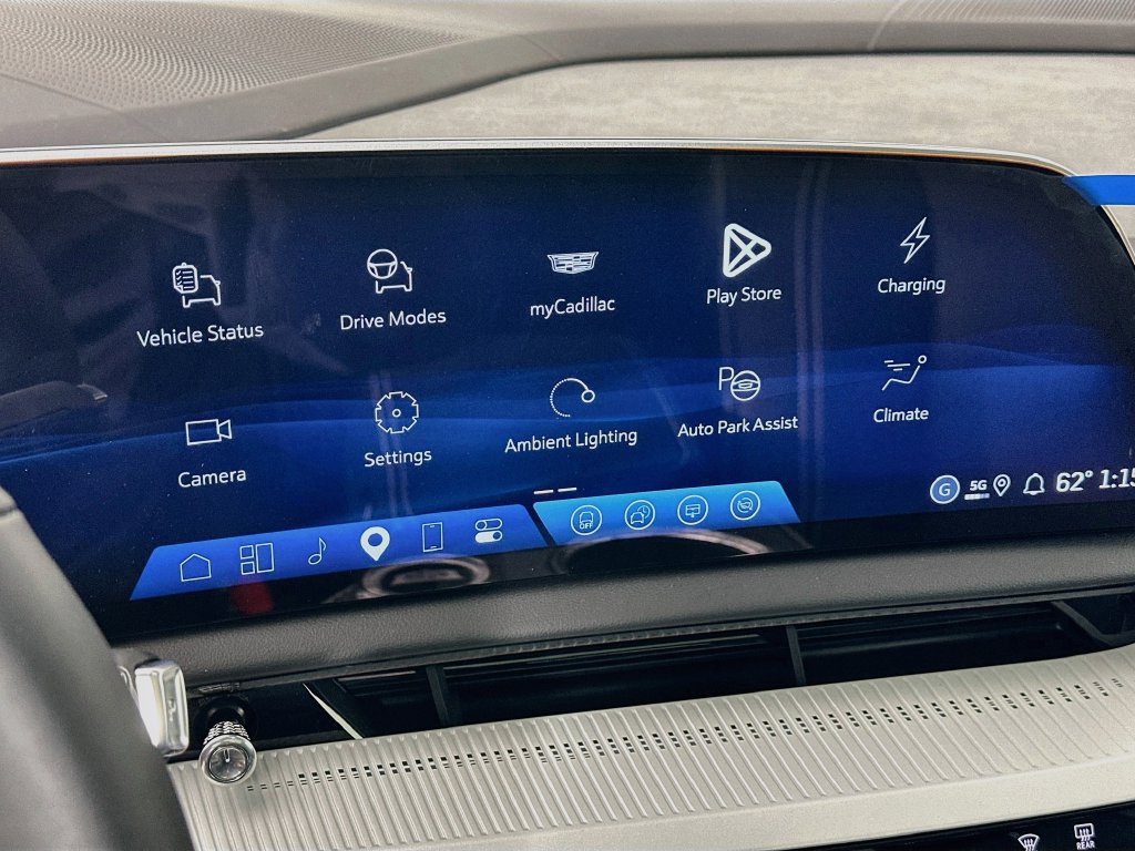 2027 Cadillac OPTIQ Premium Sport - Photo 17