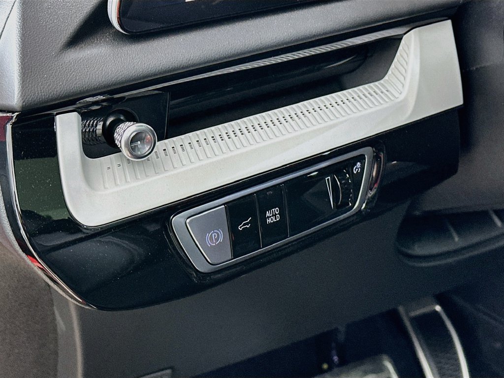 2027 Cadillac OPTIQ Premium Sport - Photo 9