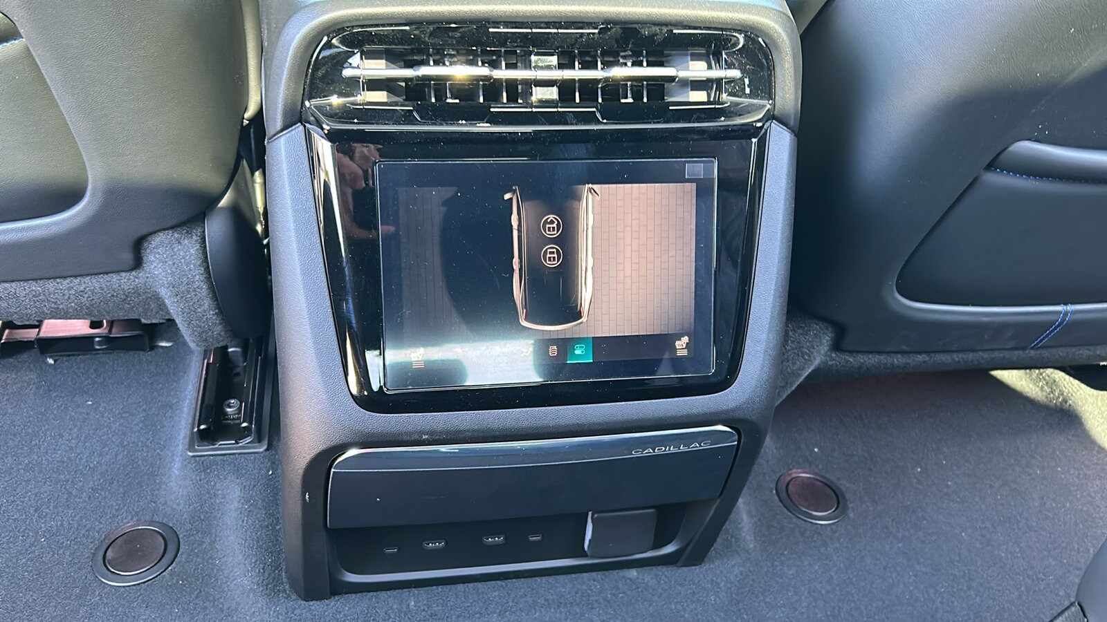 2025 Cadillac Escalade IQ Sport 1 - Photo 20